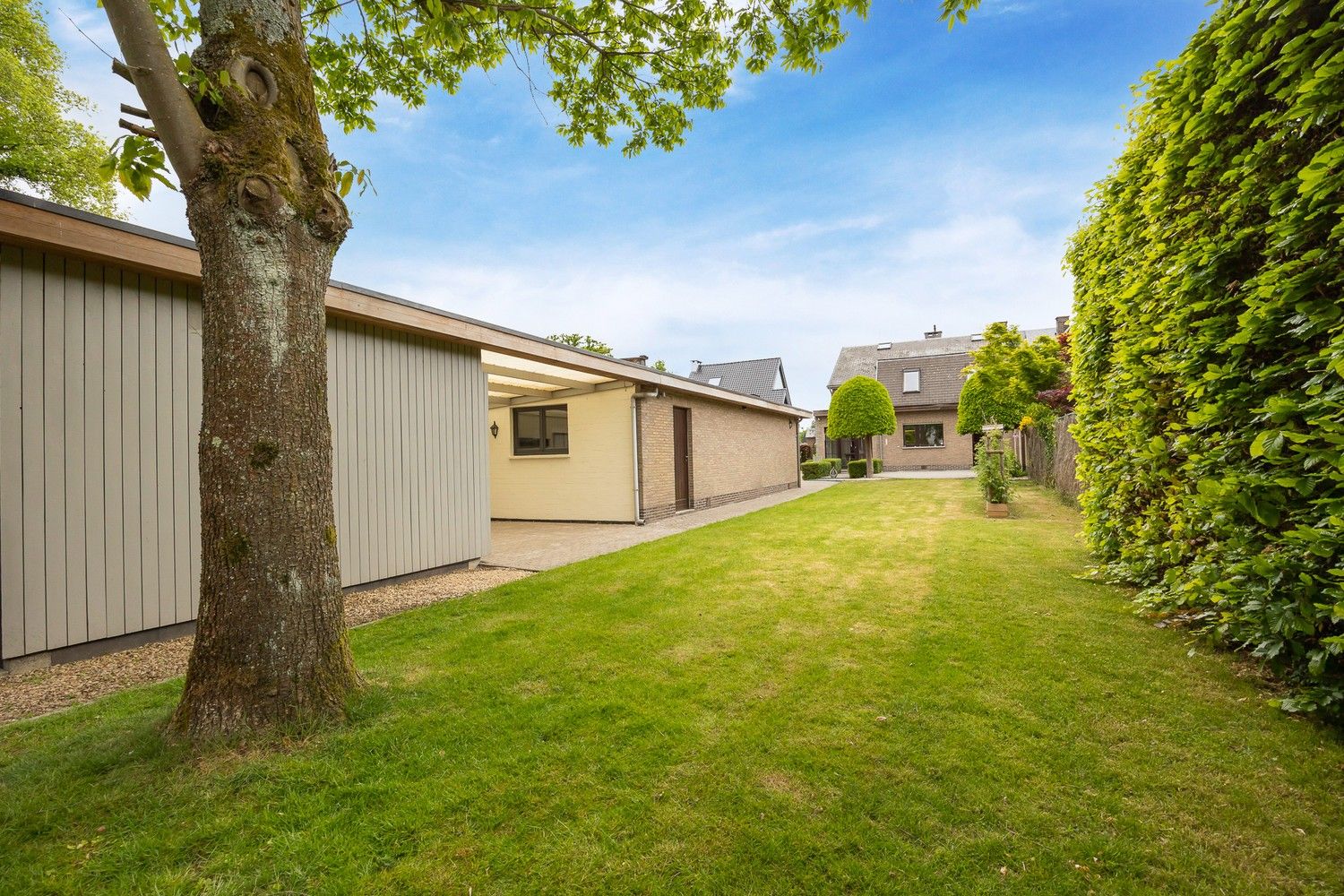 Instapklare, ruime woning met 4 slaapkamers, zonnig terras en multifunctioneel bijgebouw foto 15
