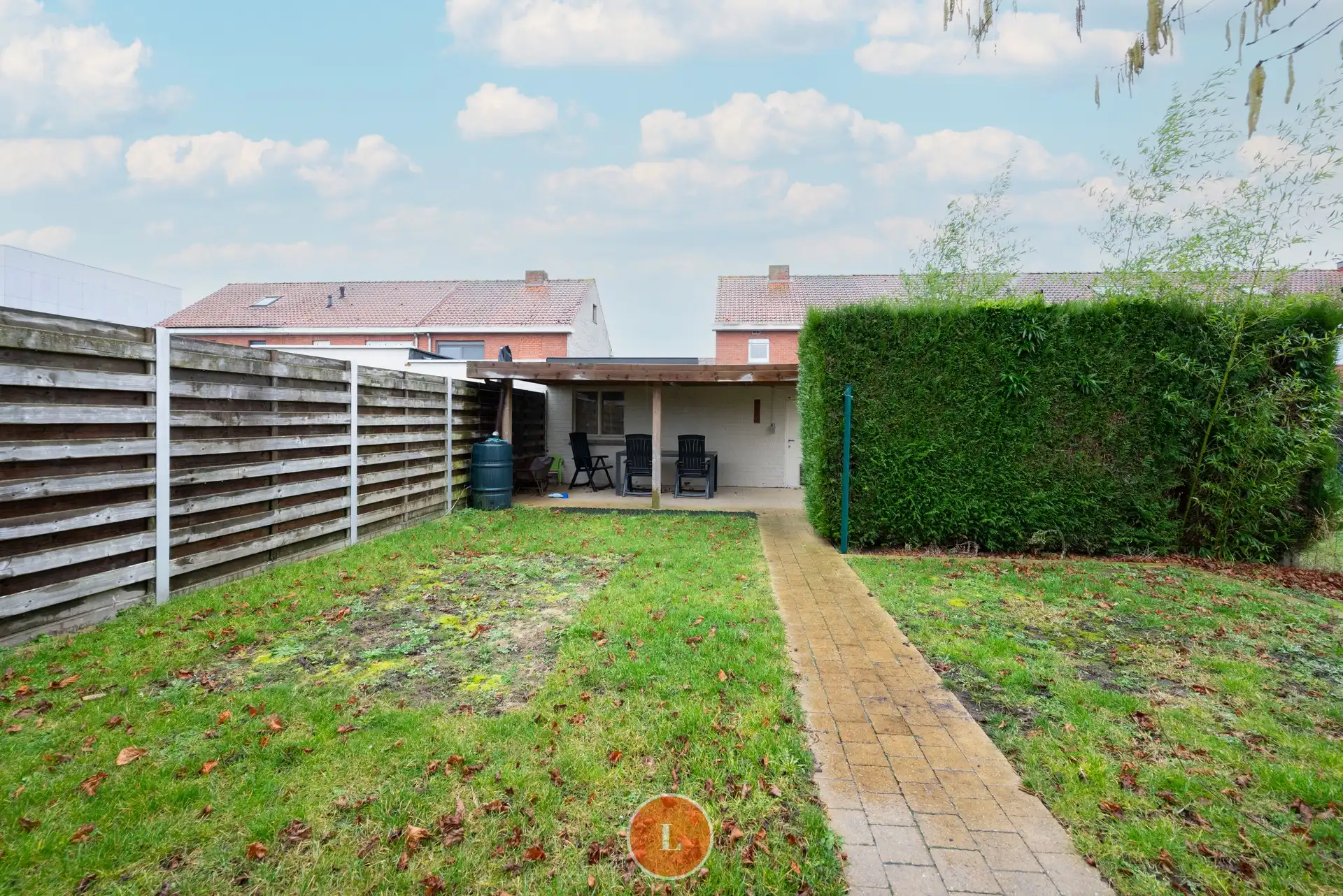 Op te frissen gezinswoning met 3 slaapkamers, tuin en garage. foto 14