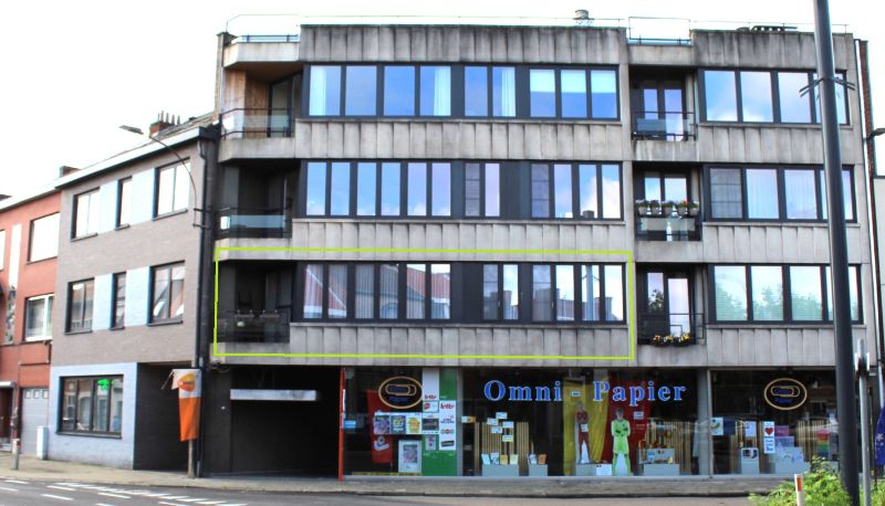 PRAKTISCH INGEDEELD APPARTEMENT VOORZIEN VAN 2 SLAAPKAMERS, VLAK AAN HET BRUISENDE CENTRUM GELEGEN. foto 1