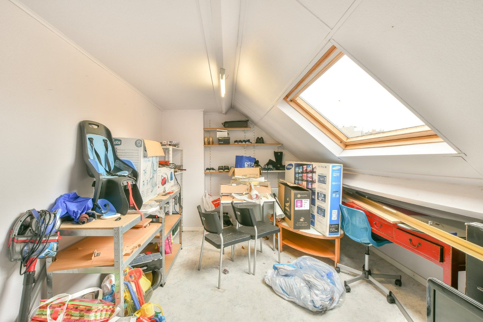 Centraal gelegen rijwoning met 4 slaapkamers en koer  foto 15