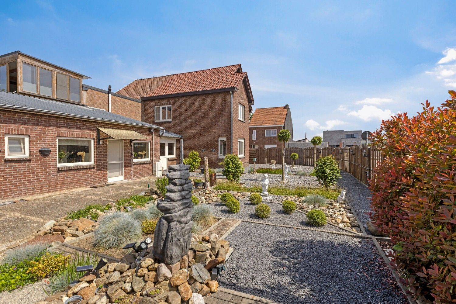 Gezinswoning met drie slaapkamers en veel potentieel in het landelijke Uikhoven (Maasmechelen) foto 33