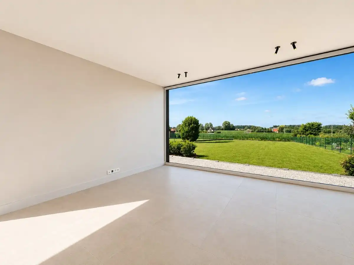 Zonnebeke – Exclusief gerenoveerde woning met 5 slaapkamers en landelijk uitzicht foto 12