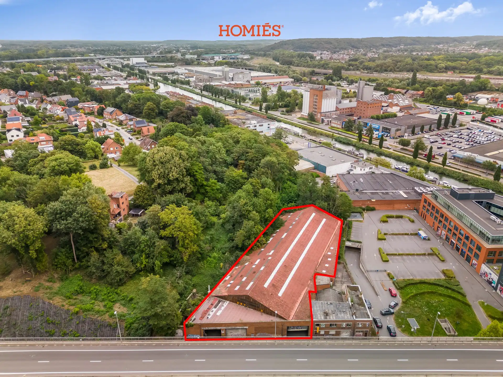 Strategisch gelegen stockageruimte van 2.000 m² foto {{pictureIndex}}