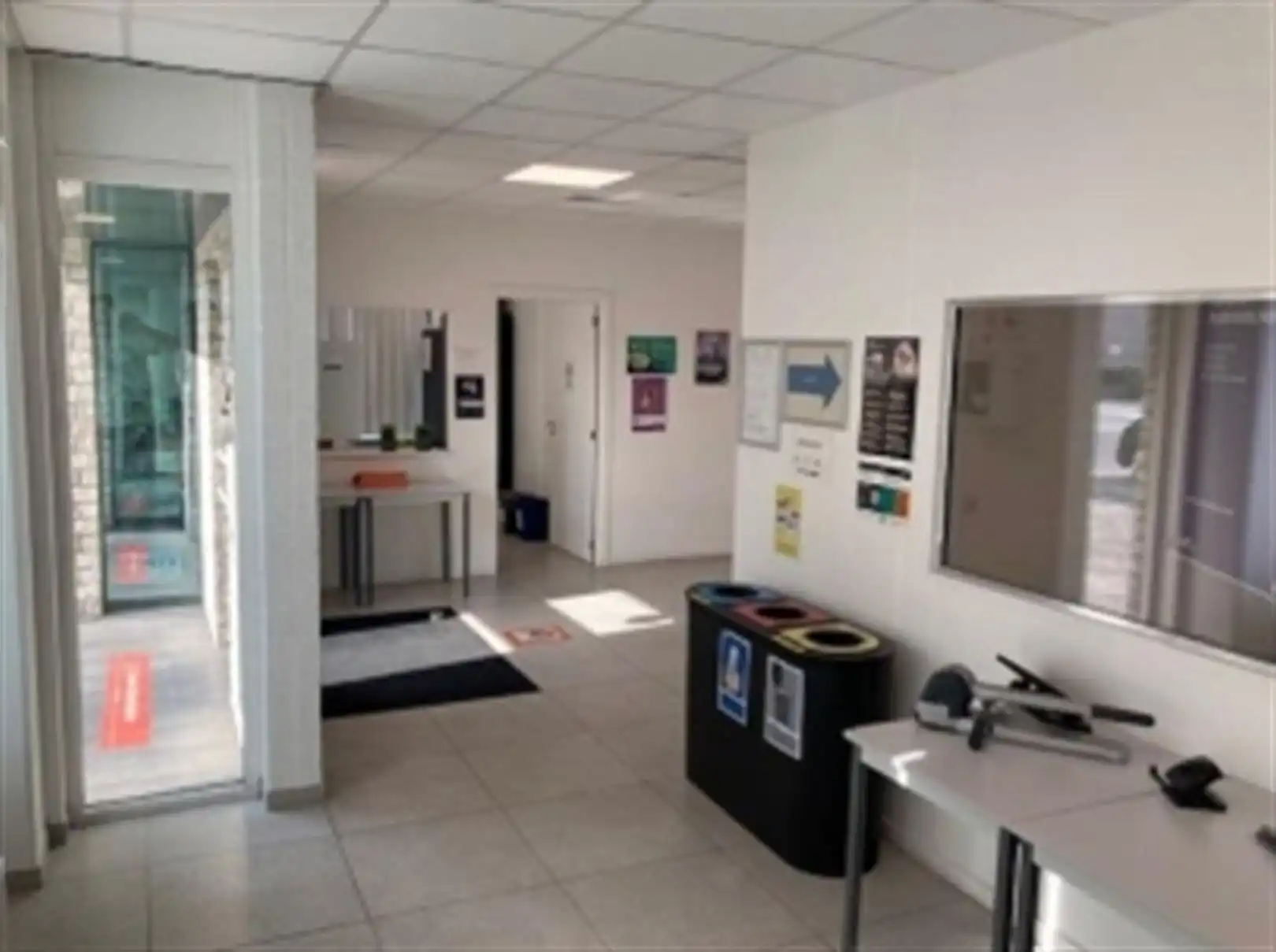 Magazijn met laad- en loskades te Desteldonk foto 9