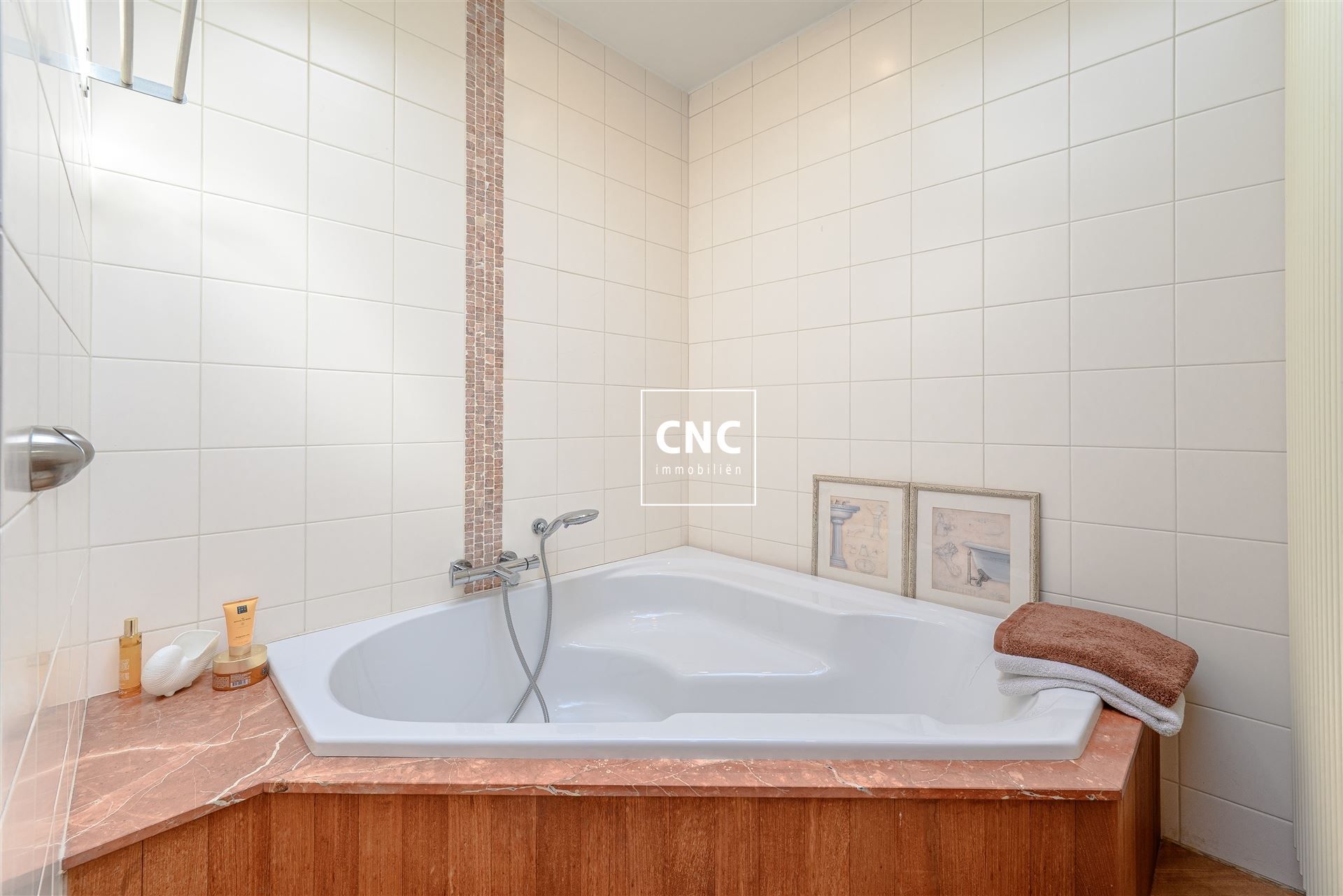 Prachtig instapklaar duplexappartement met 2 grote terrassen foto 23