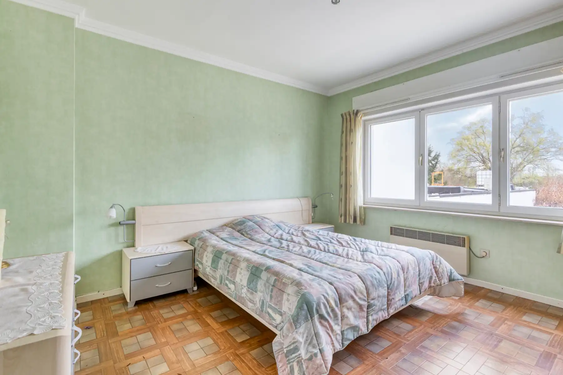 Leemans Immobiliën biedt u deze solide en ruime woning aan op een uitstekende en centrale ligging in Denderleeuw. foto 11