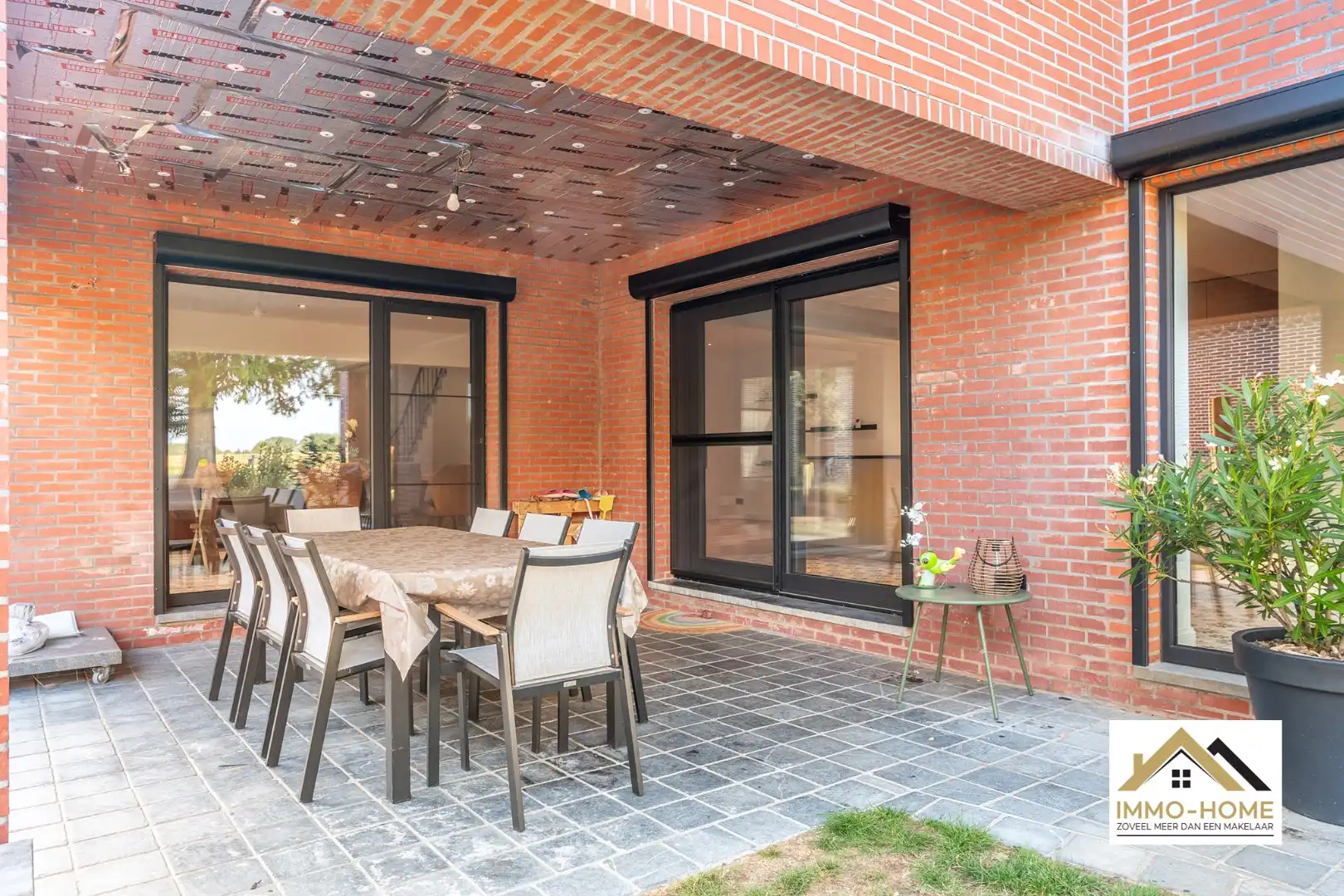 Volledig gerenoveerde woning met agrarisch uitzicht! foto 29