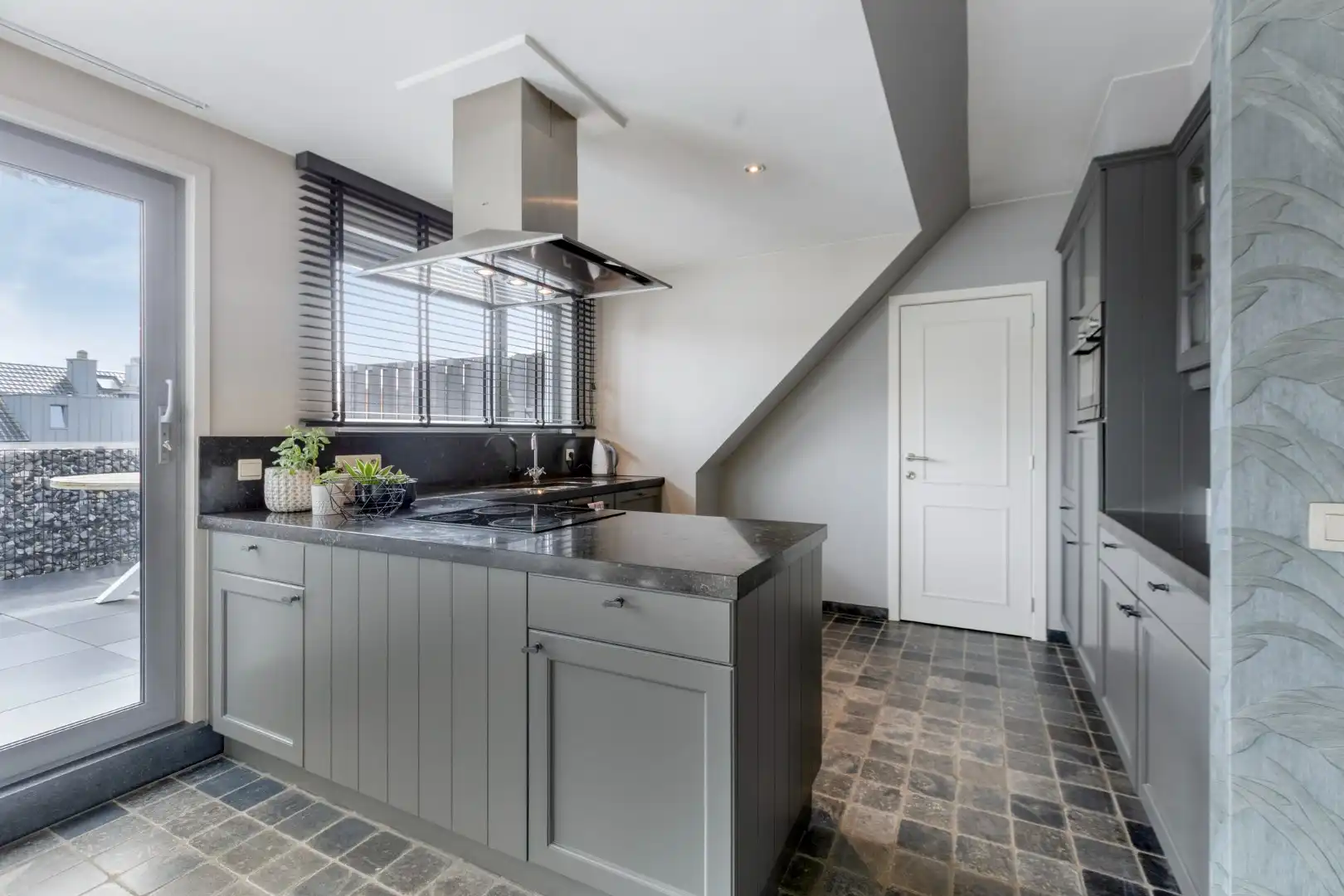 Ruim appartement met 3 slpks en prachtig terras, op wandel afstand van het centrum !  foto 11