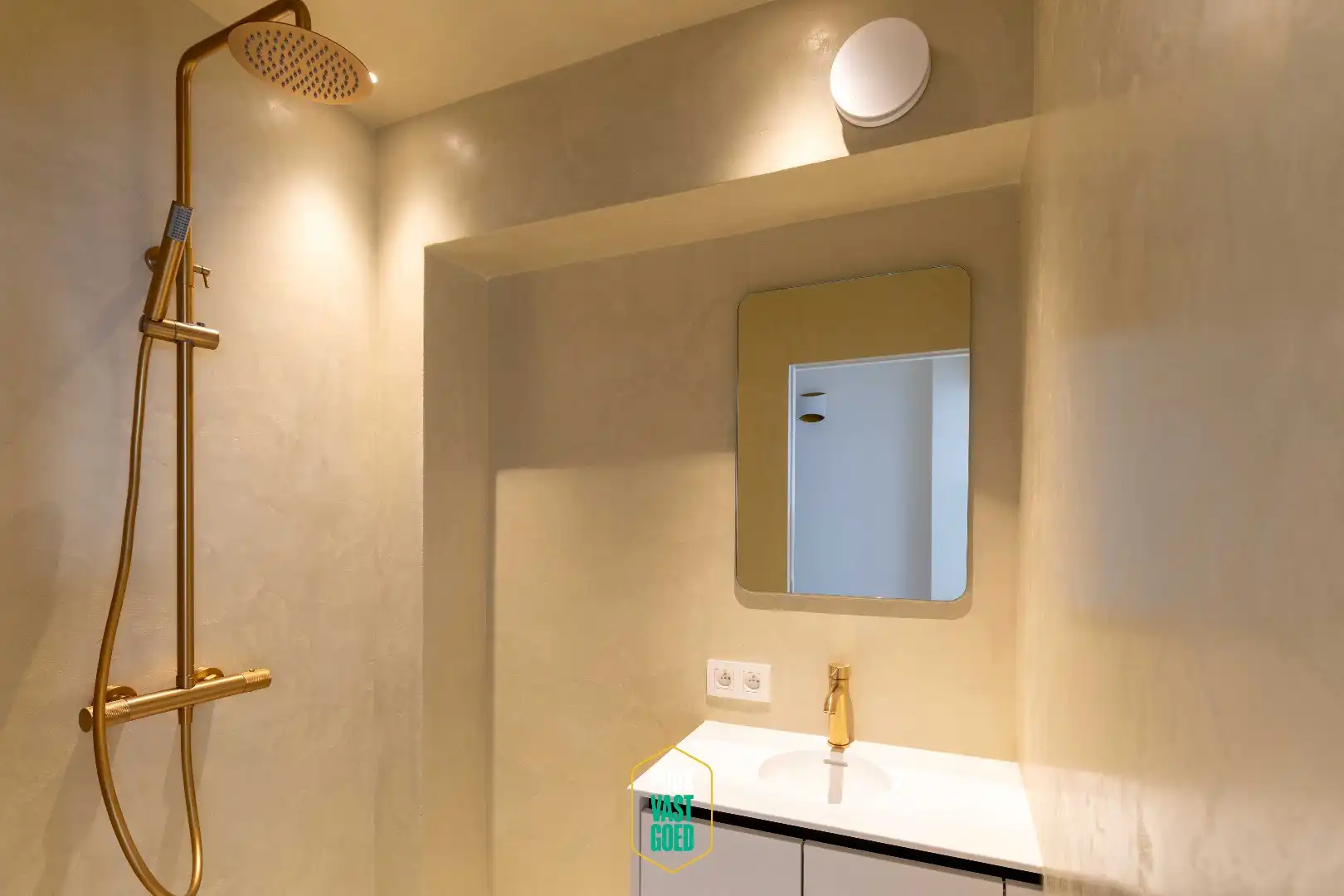 Ruim gerenoveerd en gemeubeld appartement voor tijdelijke verhuur foto 16