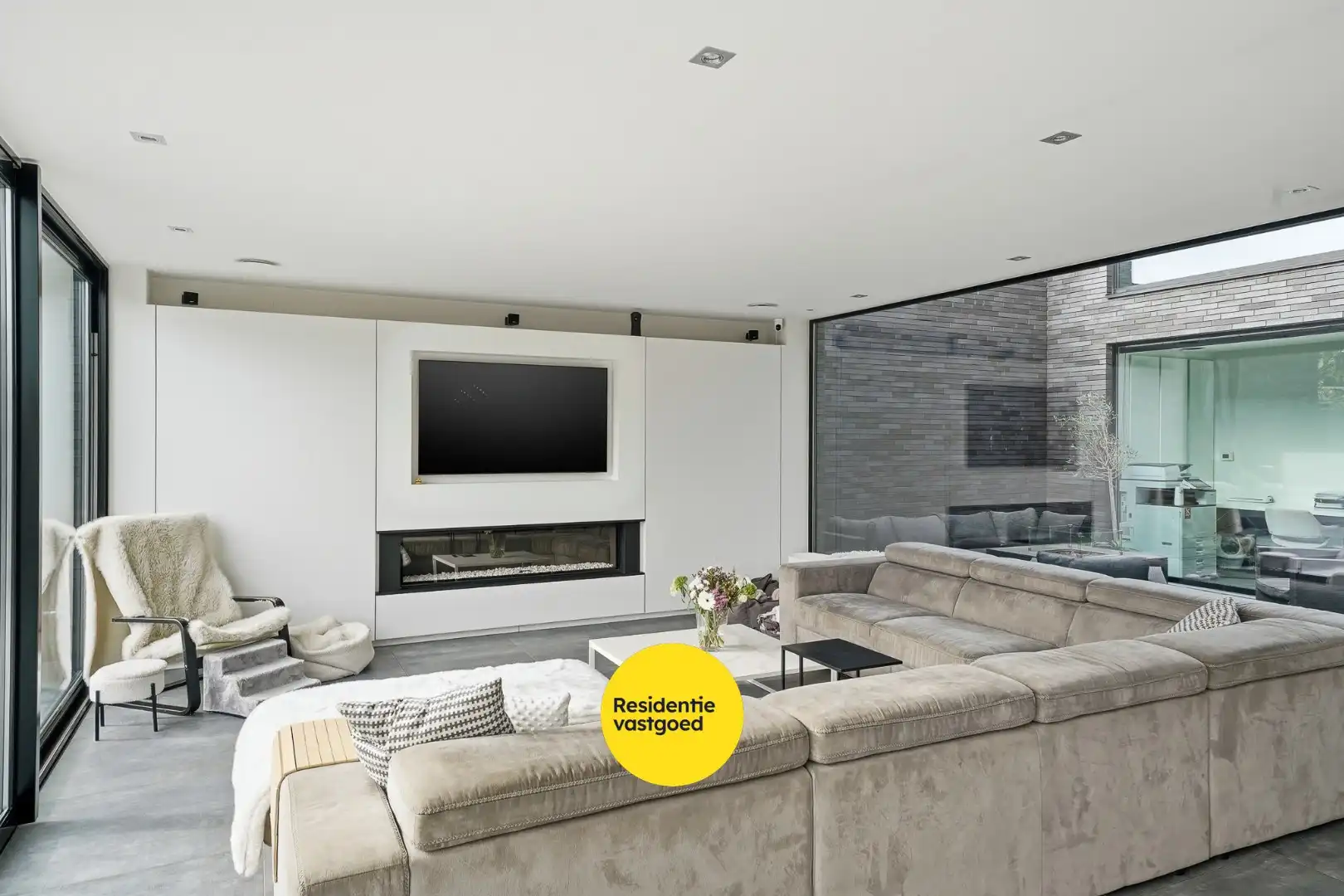 Ruime lichtrijke nieuwbouwvilla in centrum Oudenburg foto 5