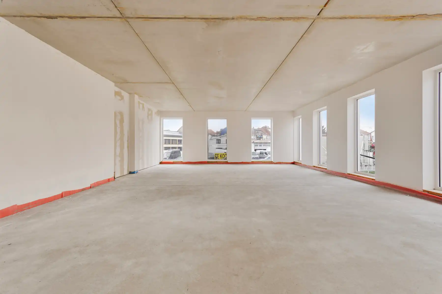 Nieuwbouw kantoorruimte met grote zichtbaarheid (359m²) foto 2