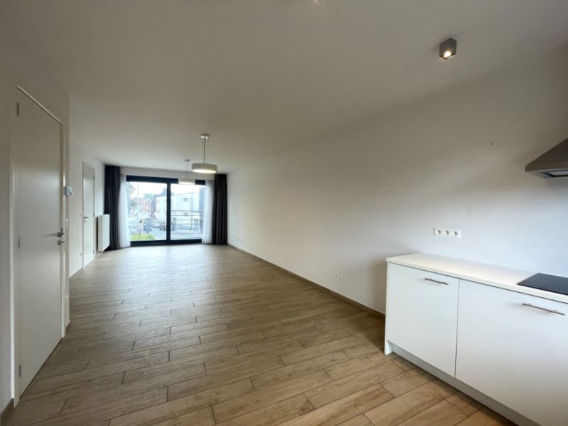 Instapklare woning met terras en garage in hartje Aspelare foto 4