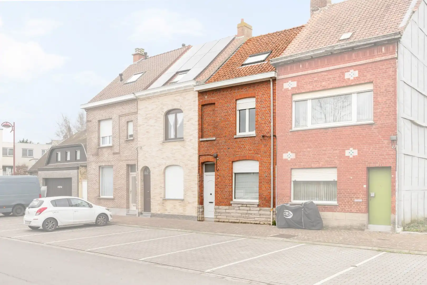 Hoofdfoto van de publicatie: Woning met 4 slaapkamers en tuin in het centrum van Menen