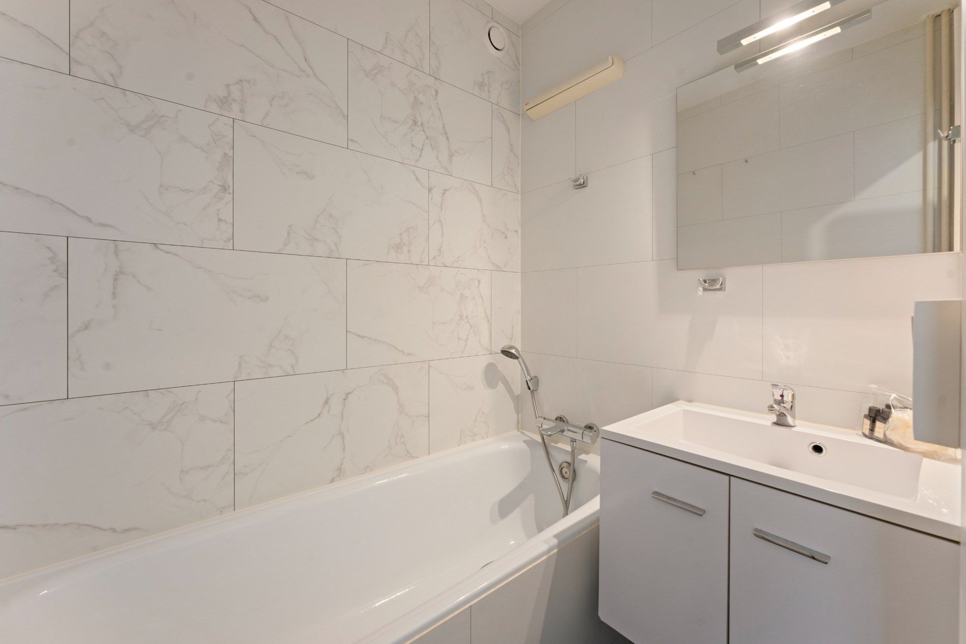 Gebruiksklare studio met open zichten te Blankenberge foto 9