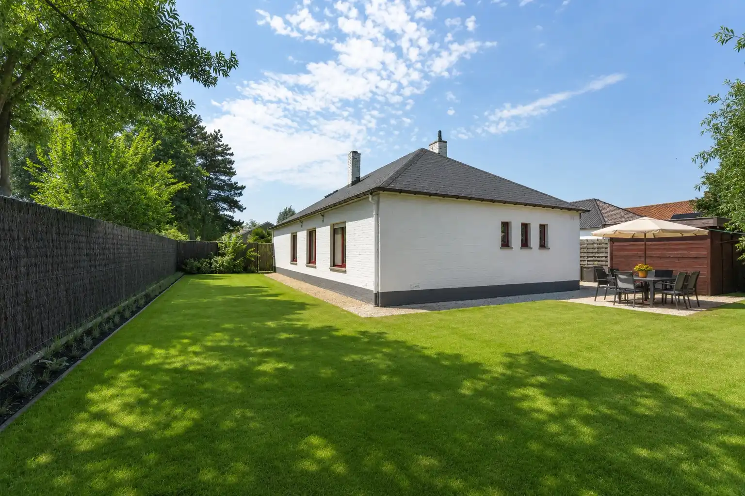 Stijlvolle alleenstaande villa op een uitzonderlijke ligging vlak bij de zee foto 2