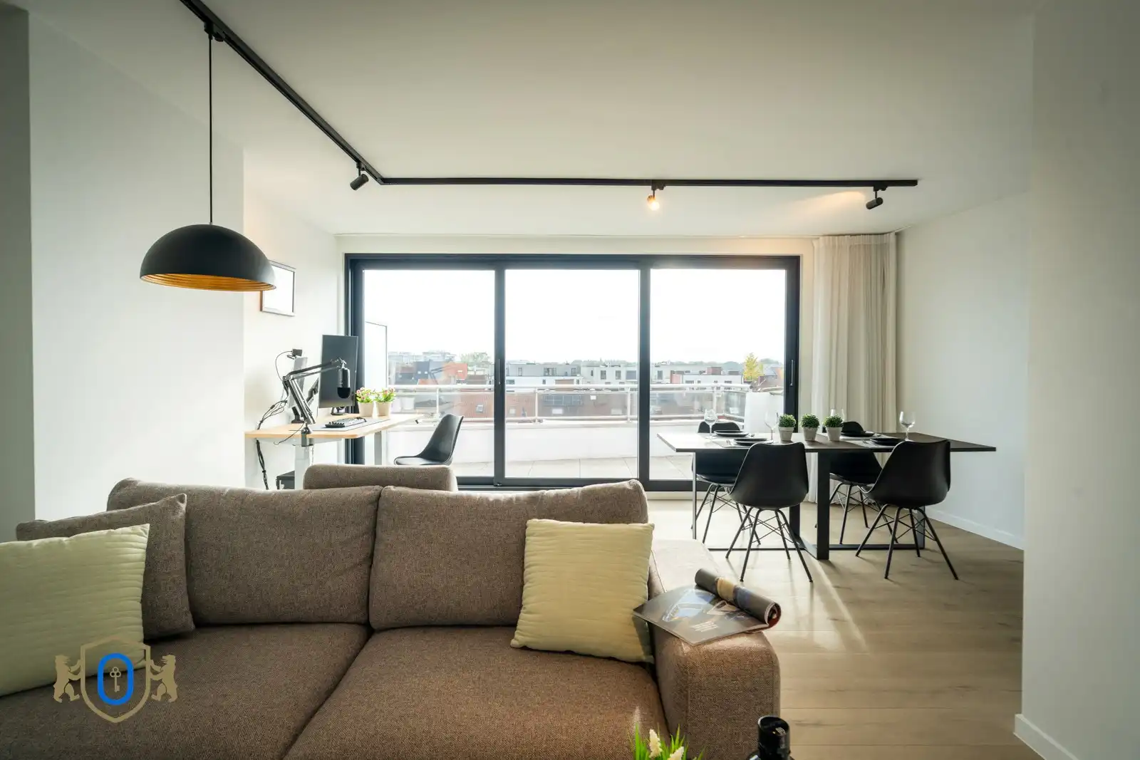 Instapklaar 1-slpkr appartement met terras foto 8