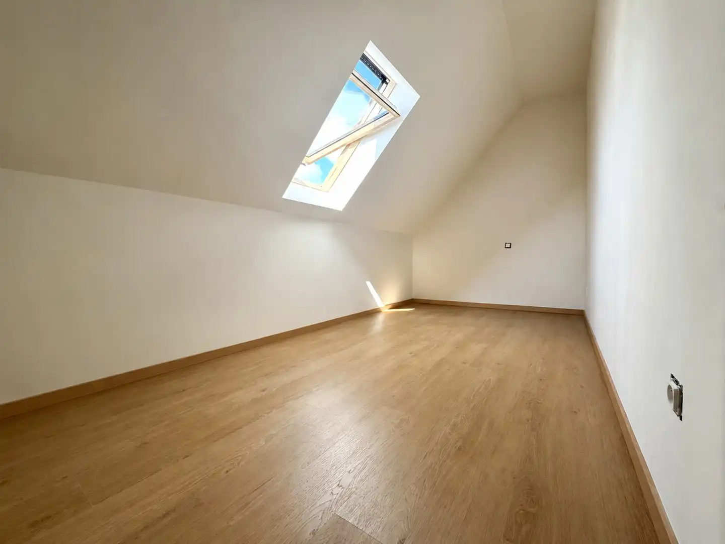 Nieuwbouwwoning in doodlopende straat, vlakbij centrum Deerlijk foto 14