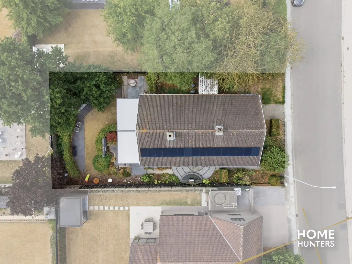 Alleenstaande woning met prachtige tuin en tal van extra troeven in een rustige wijk te Wervik foto 4