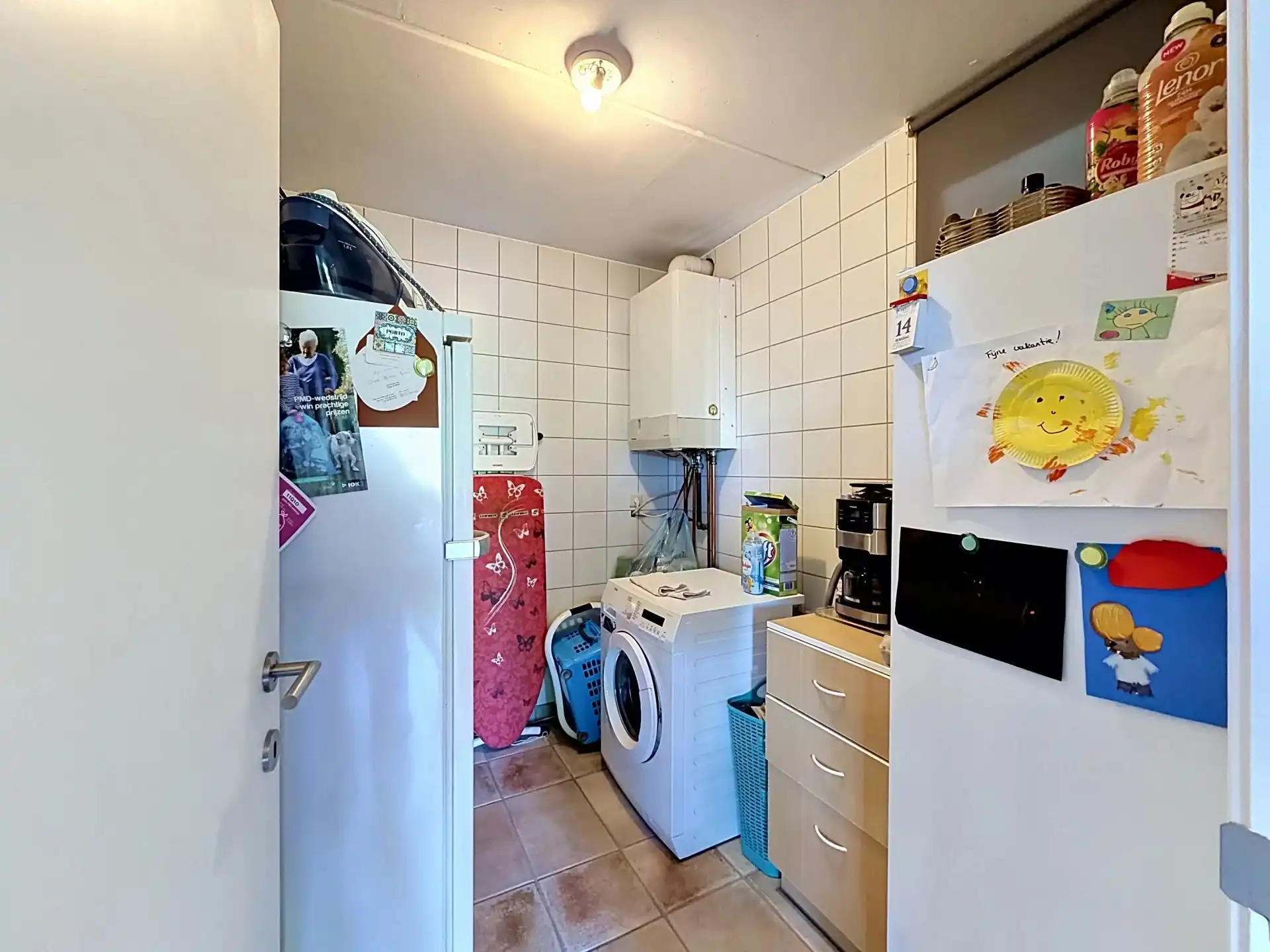 Ruim appartement met 2 slaapkamers, groot terras en staanplaats. foto 8