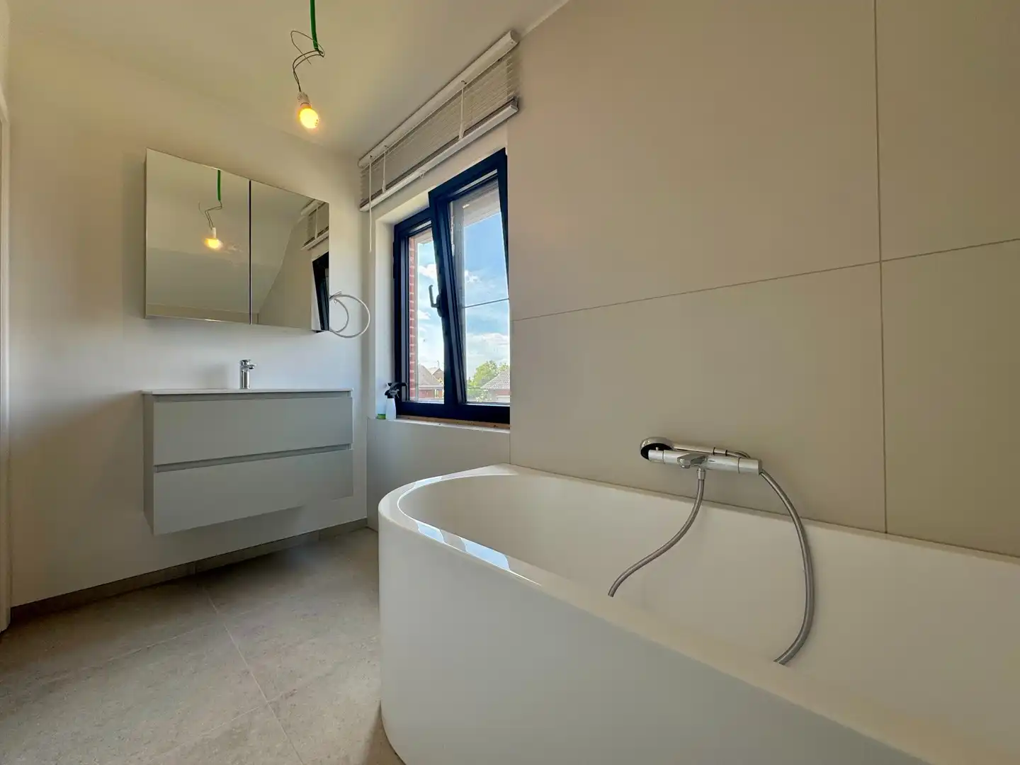 Gerenoveerde vrijstaande woning met 3 slaapkamers te huur foto 13