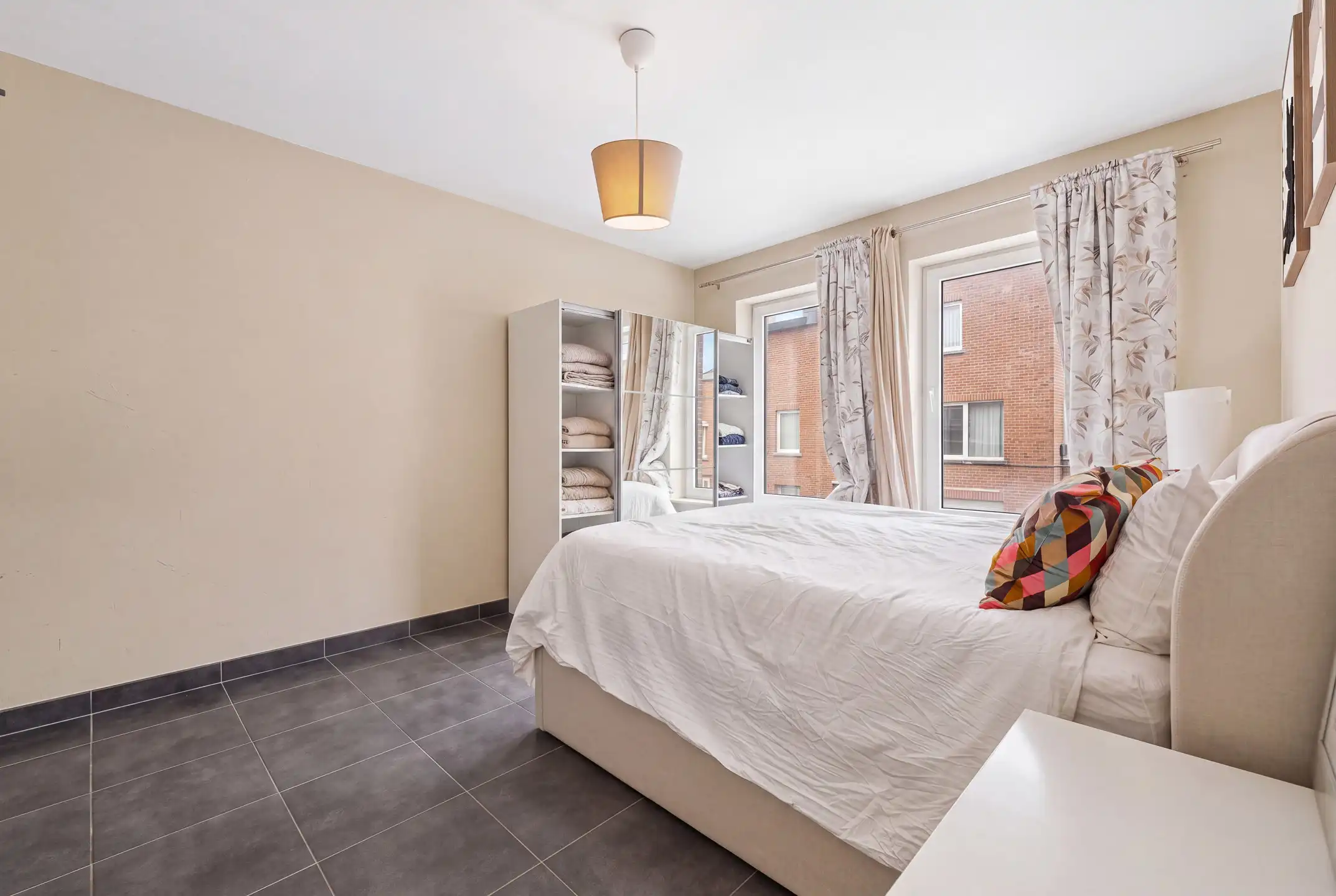 Ruim appartement met 1 slaapkamer van ± 75m² foto 7