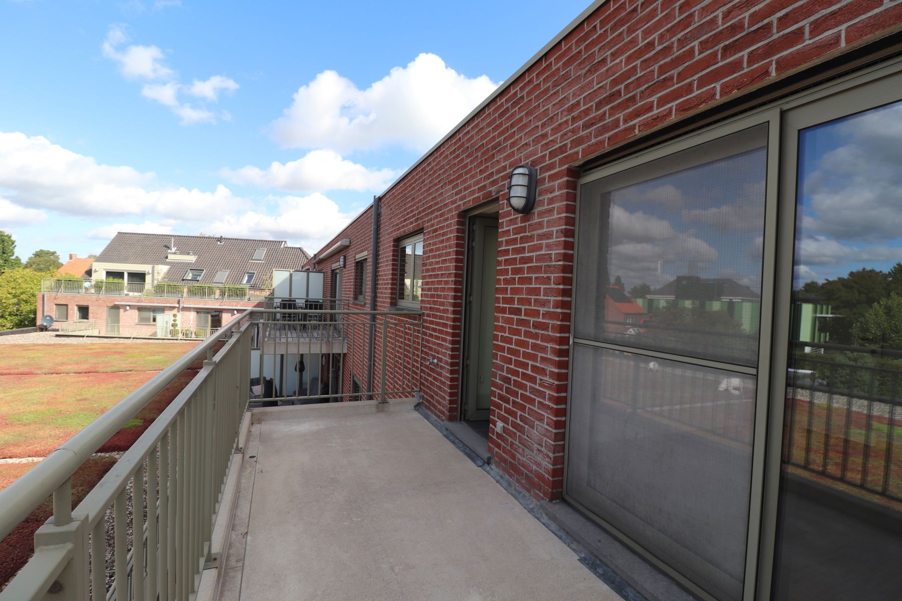 Een appartement met 2 slaapkamers, terras en autostaanplaats in het centrum van Merksplas. foto 15