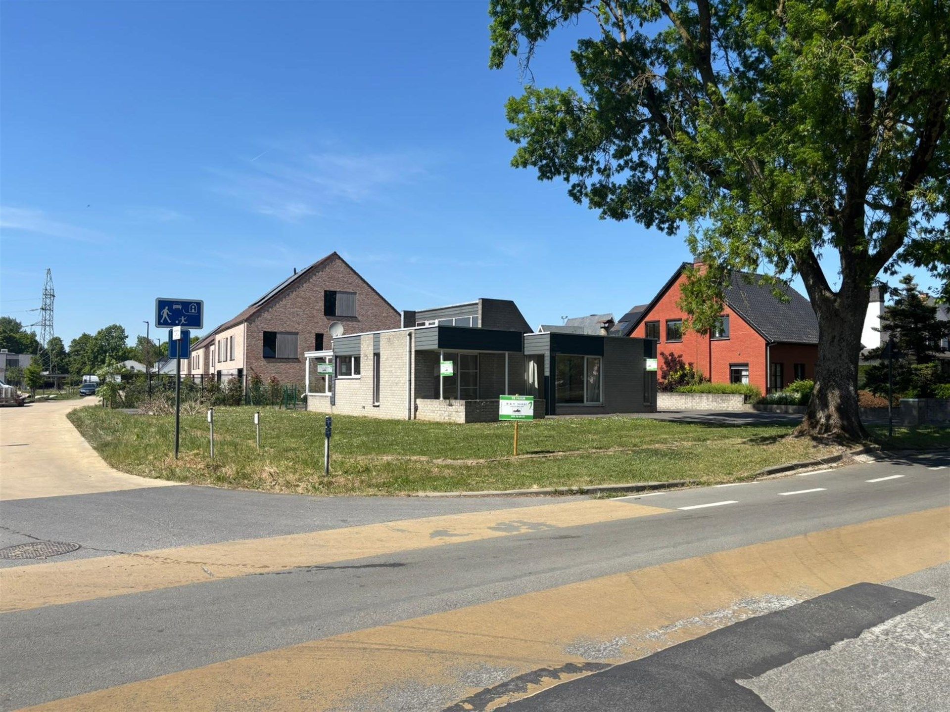 Ruime bungalow met twee slaapkamers en grote tuin foto 20