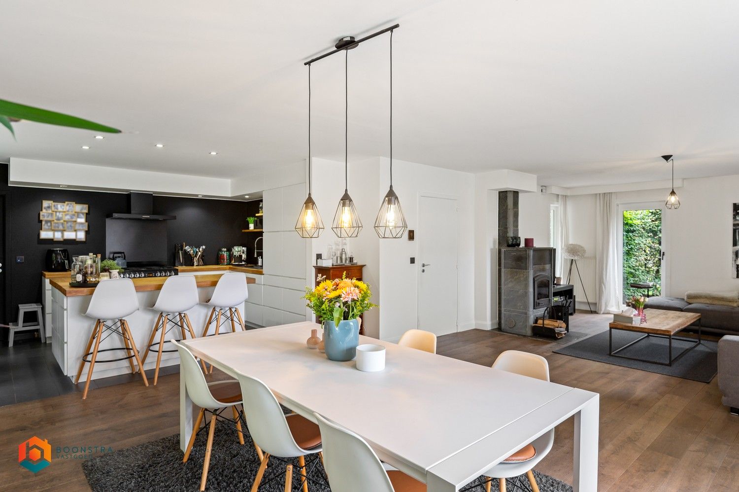 Charmante villa met 2 slpkrs, zwembad en poolhouse op 735 m² te Koningshooikt foto 3