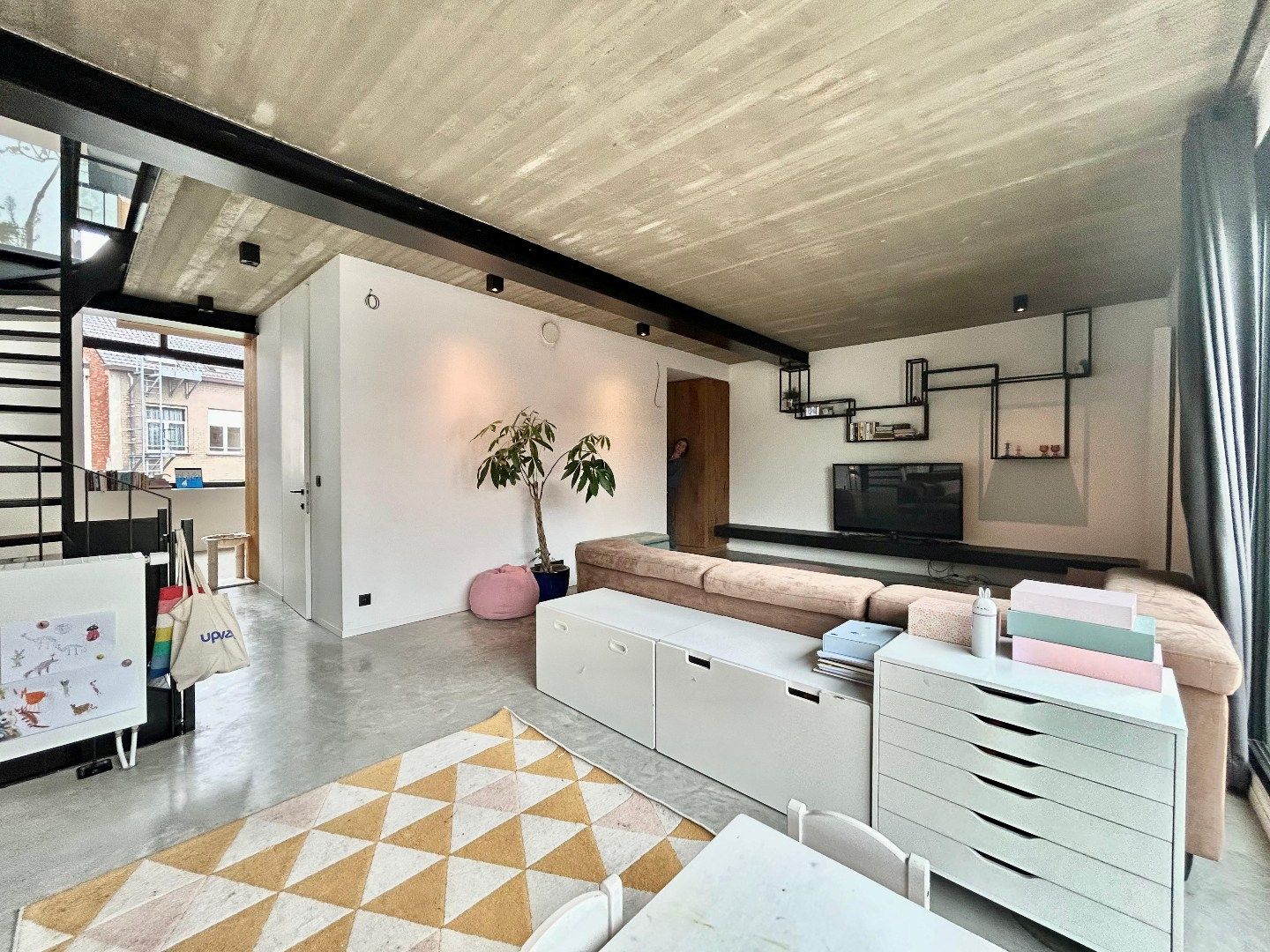 Een unieke woonst op gegeerde locatie met 4 slpk en 2 badk foto 8