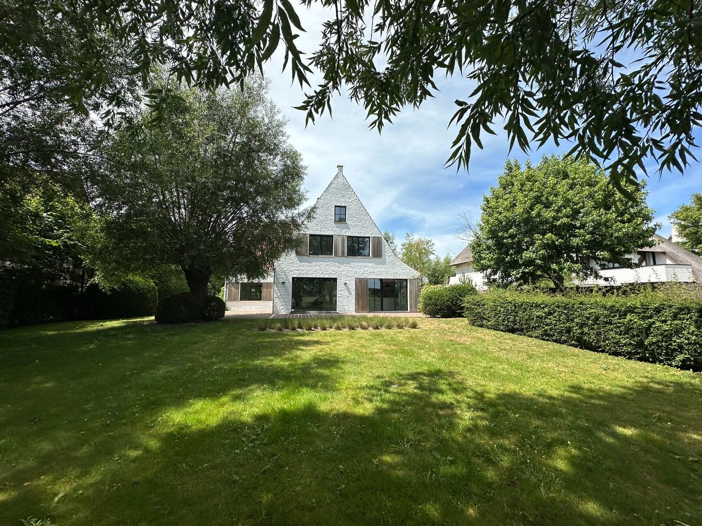 ()=>{if(producerUpdateValueVersion(node),producerAccessed(node),node.value===ERRORED)throw node.error;return node.value} Roggelaan 13 - 8300 Knokke-Zoute