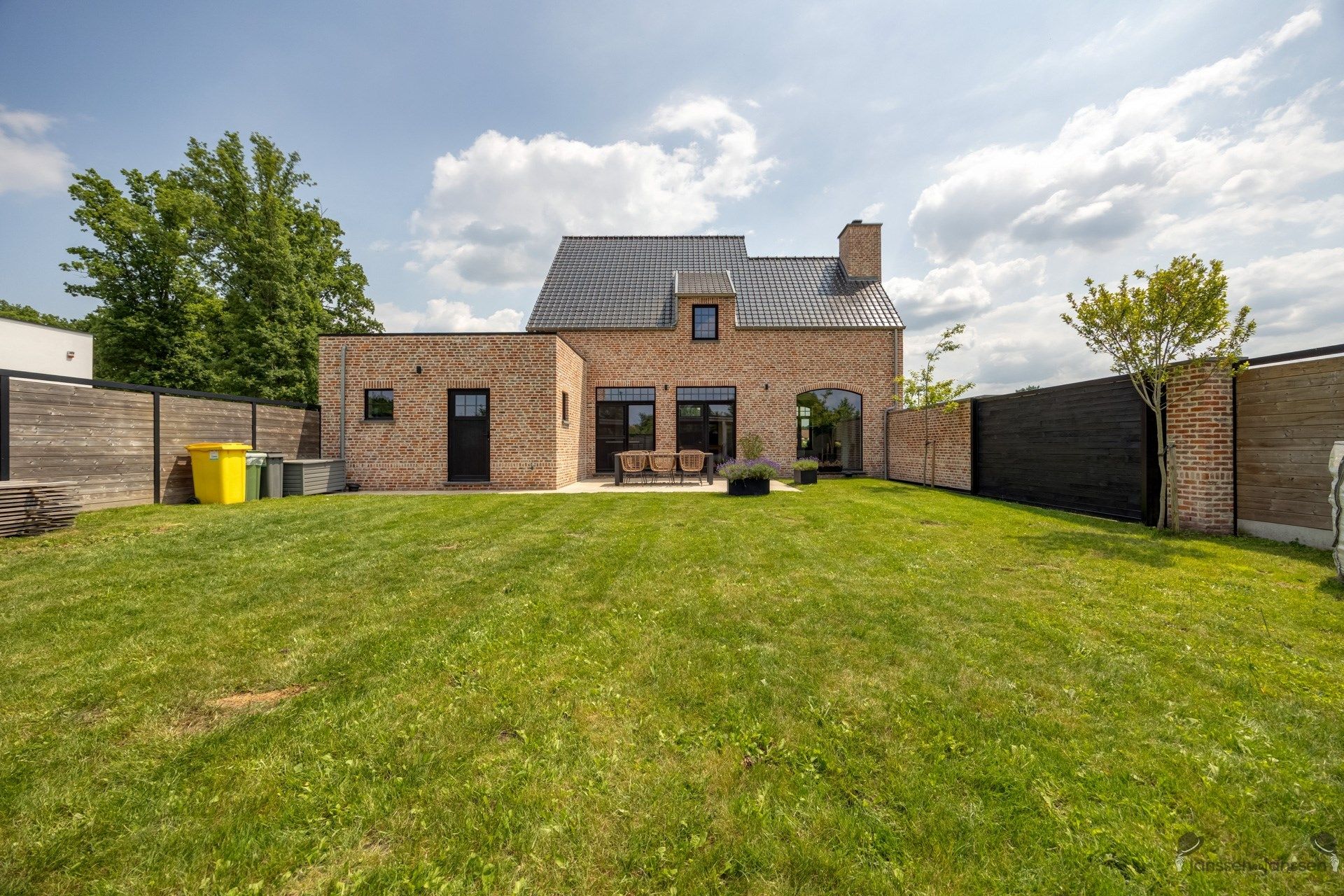 Recente woning met 3 slaapkamers op 482 m² foto 16
