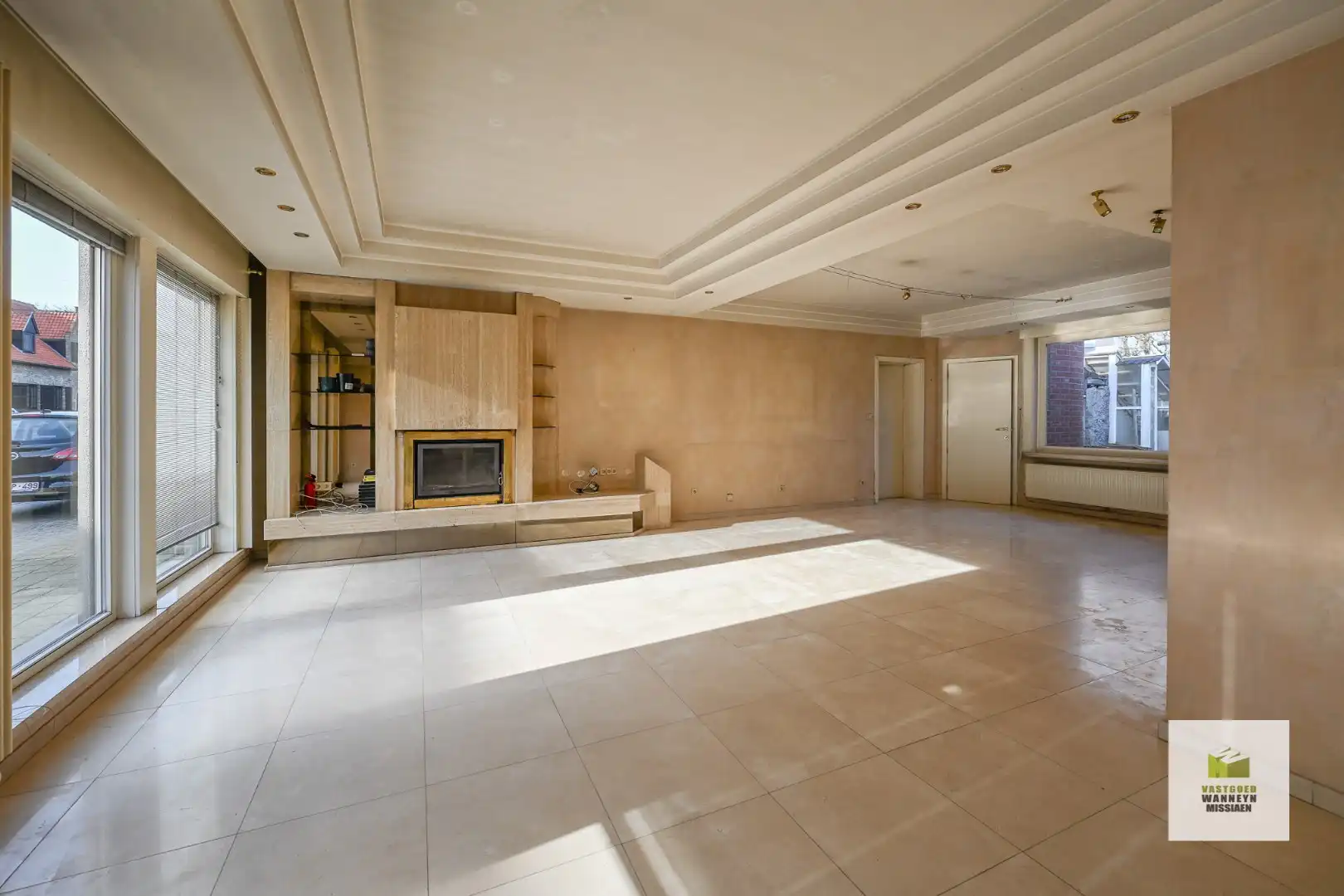 Ruime te renoveren gezinswoning met grote garage en 4 slaapkamers op 349m2 foto 5