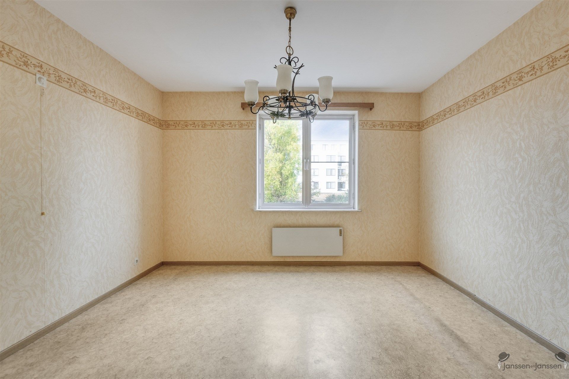 Lichtrijk 2-slaapkamerappartement met garagebox in het hart van Leopoldsburg! foto 17