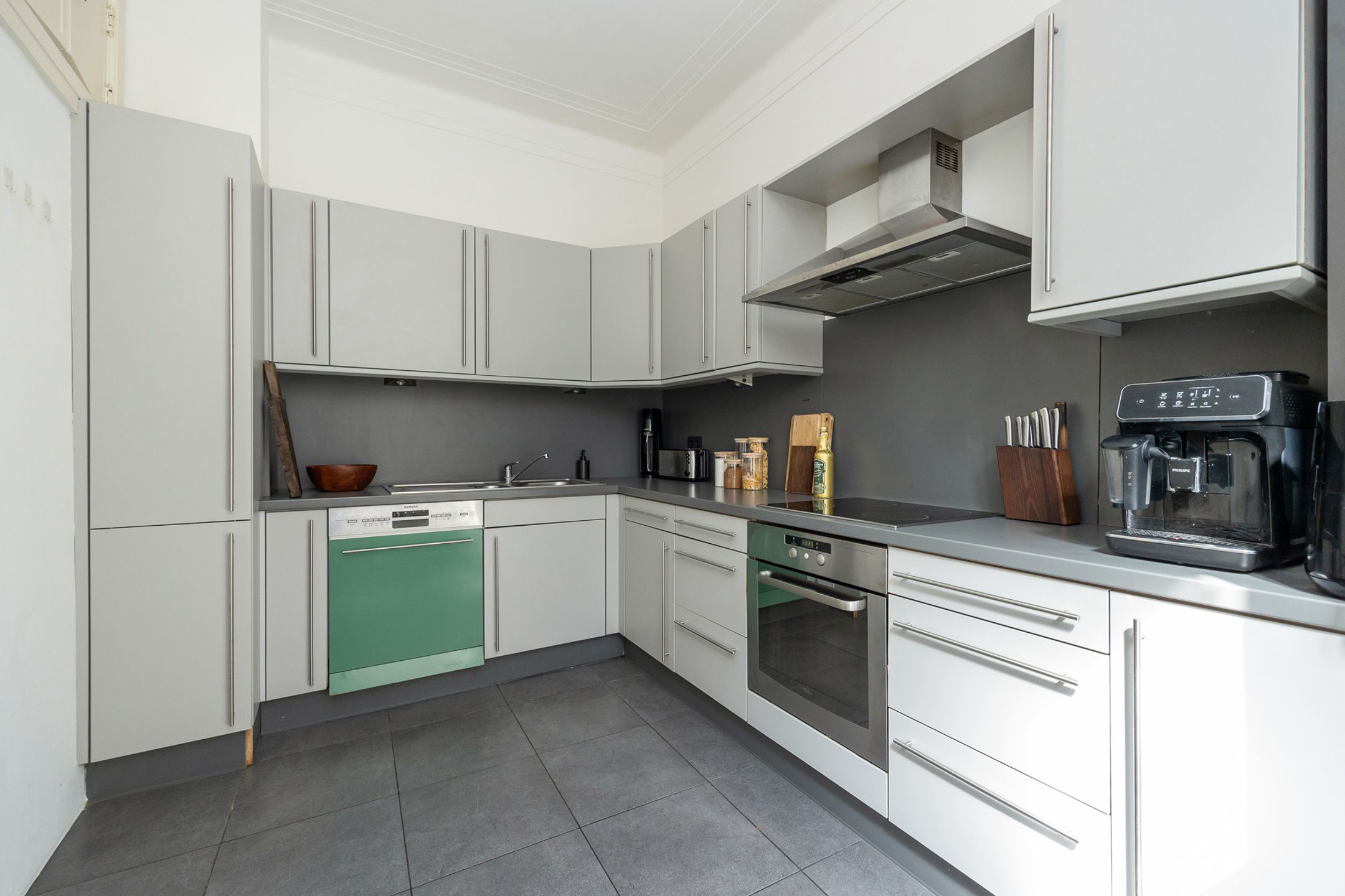 ANTWERPEN CENTRUM - Ruim en centraal 3 slaapkamer appartement foto 7