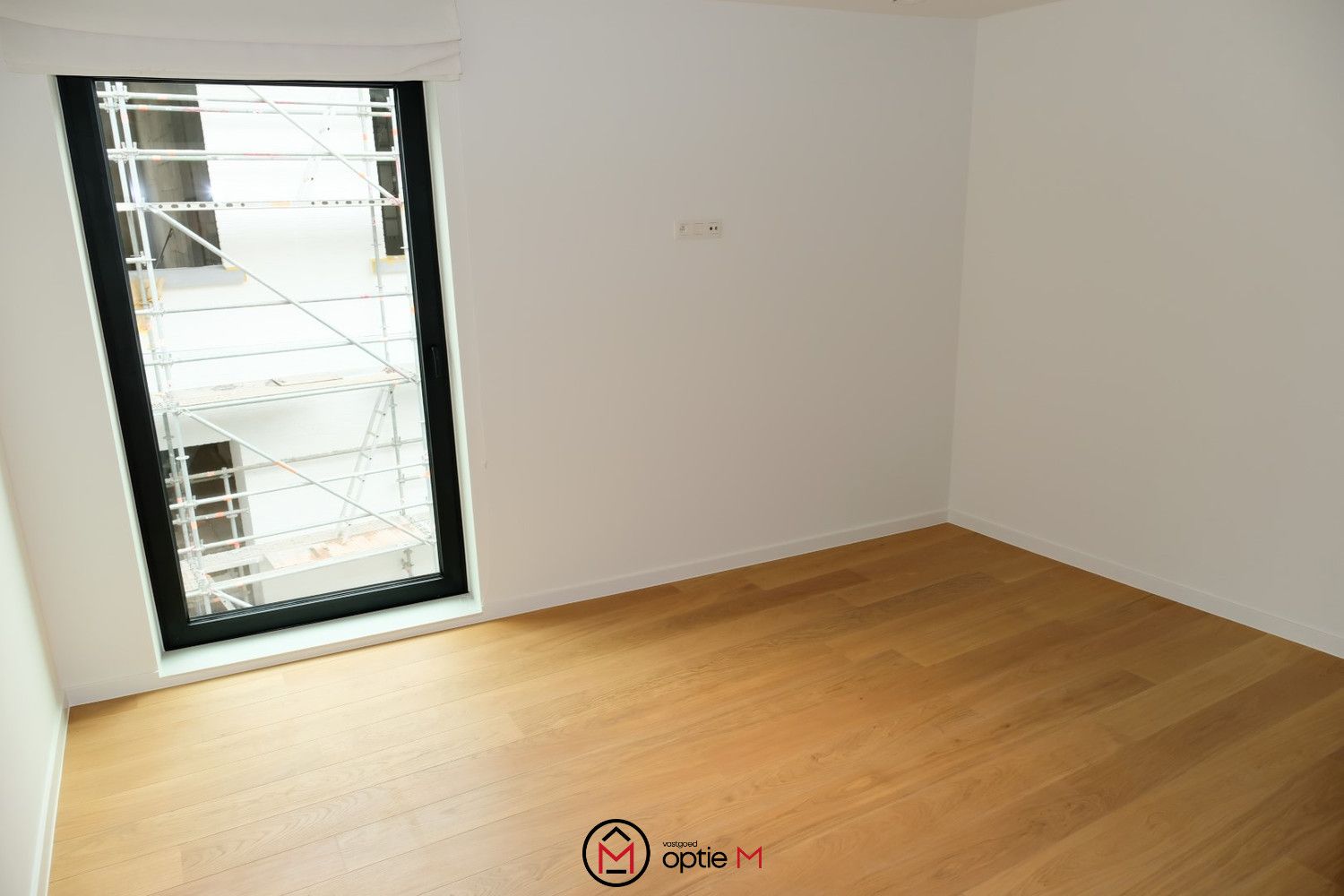APPARTEMENT TE HUUR IN HASSELT – Ruim, licht en centraal gelegen foto 8