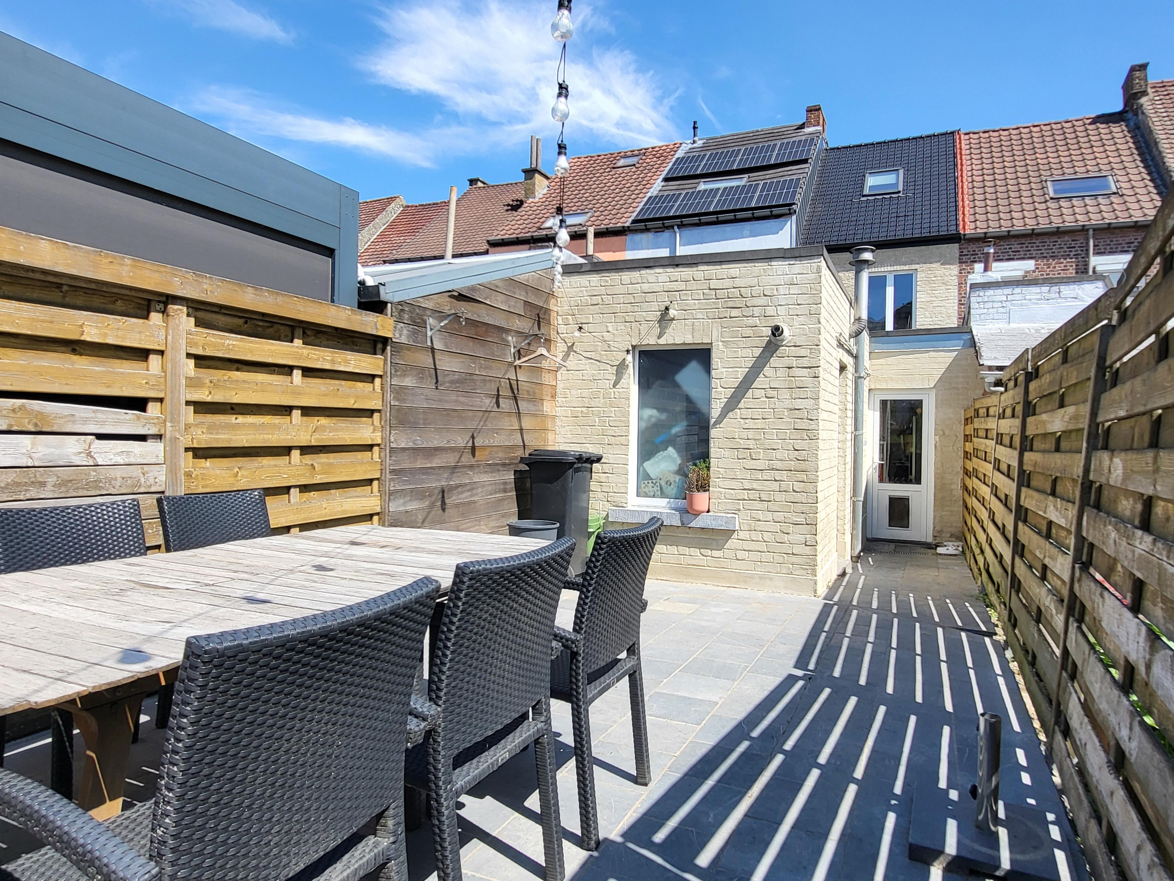 Charmant gerenoveerde woning v 2007-09 op 130m² met zuidgericht terras, rustige ligging.  foto 6