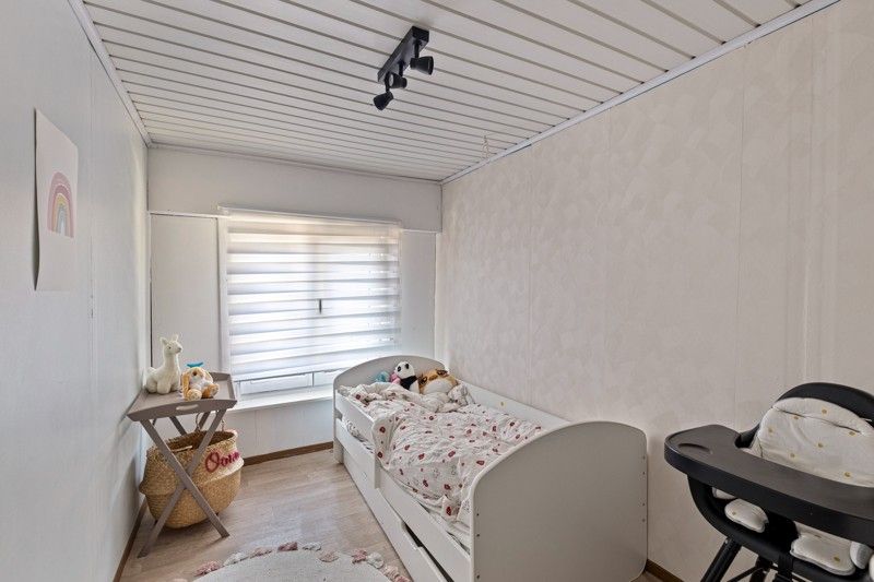 Op te knappen gezinswoning met mogelijkheid tot 4 slaapkamers TE KOOP in Oostrozebeke! foto 9