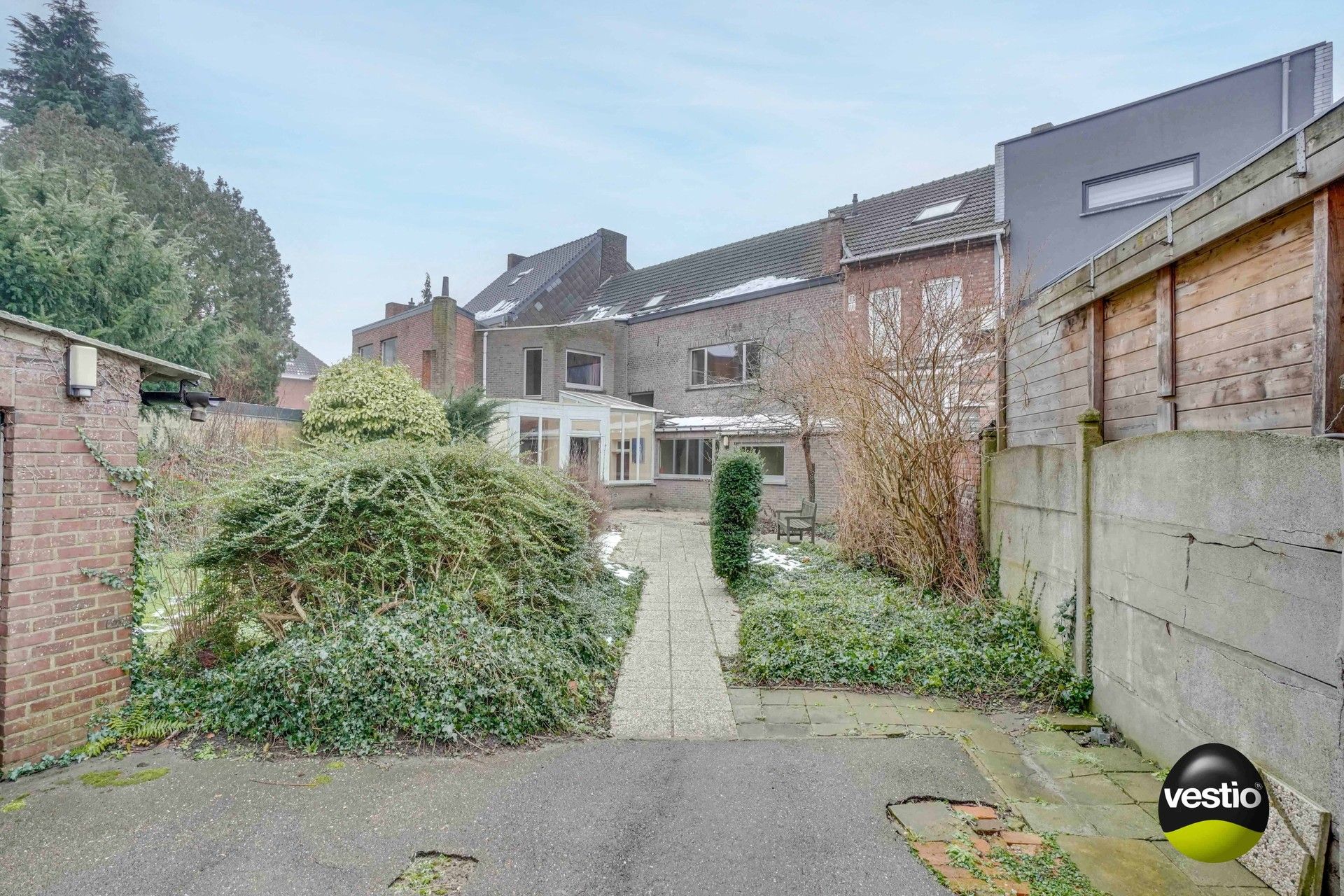 RUIME WONING MET MOGELIJKHEID KANTOOR-/PRAKTIJKRUIMTE BINNEN GROTE RING HASSELT foto 9