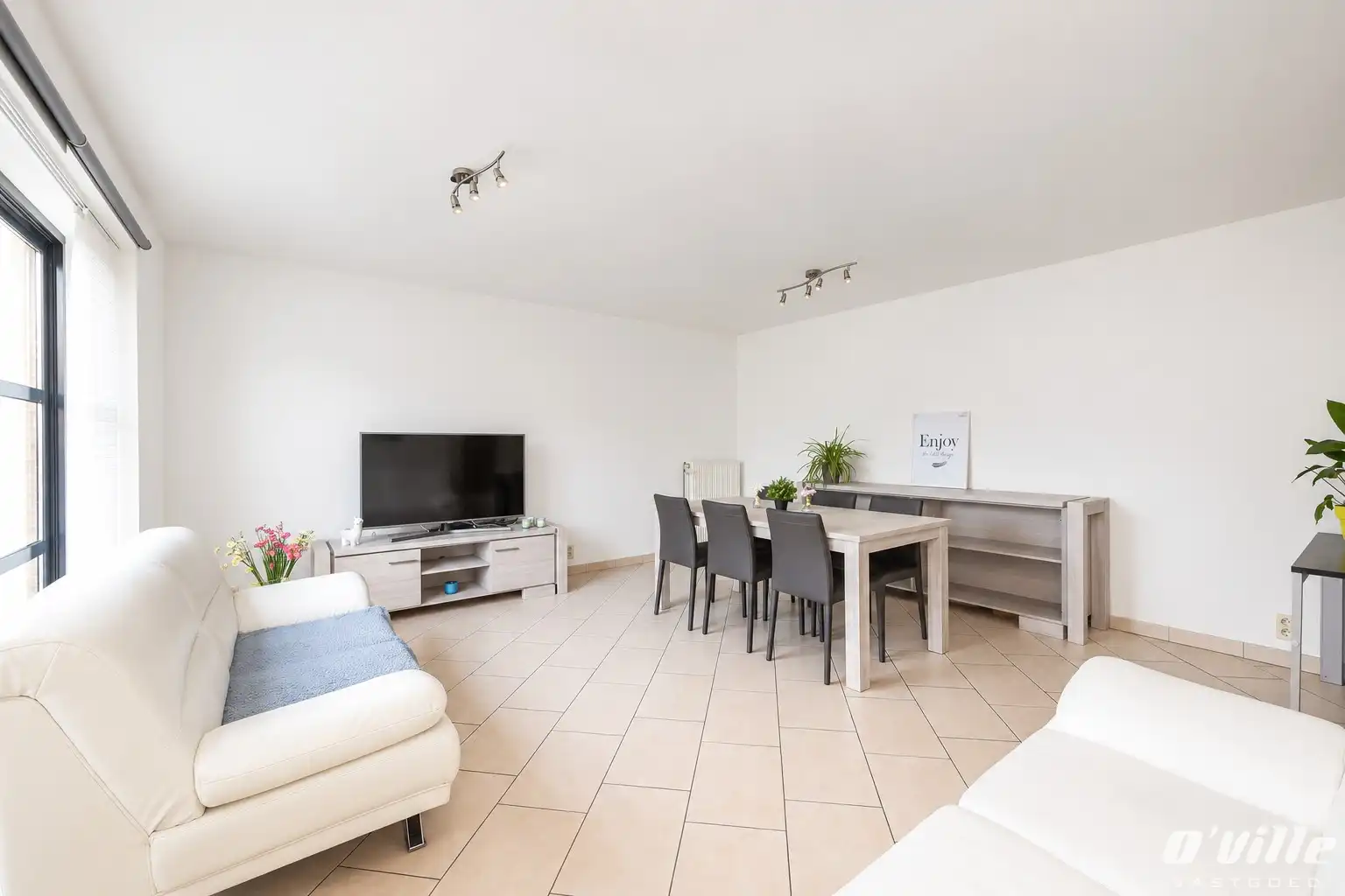 Modern stijlvol appartement, met garage en kelder foto 6