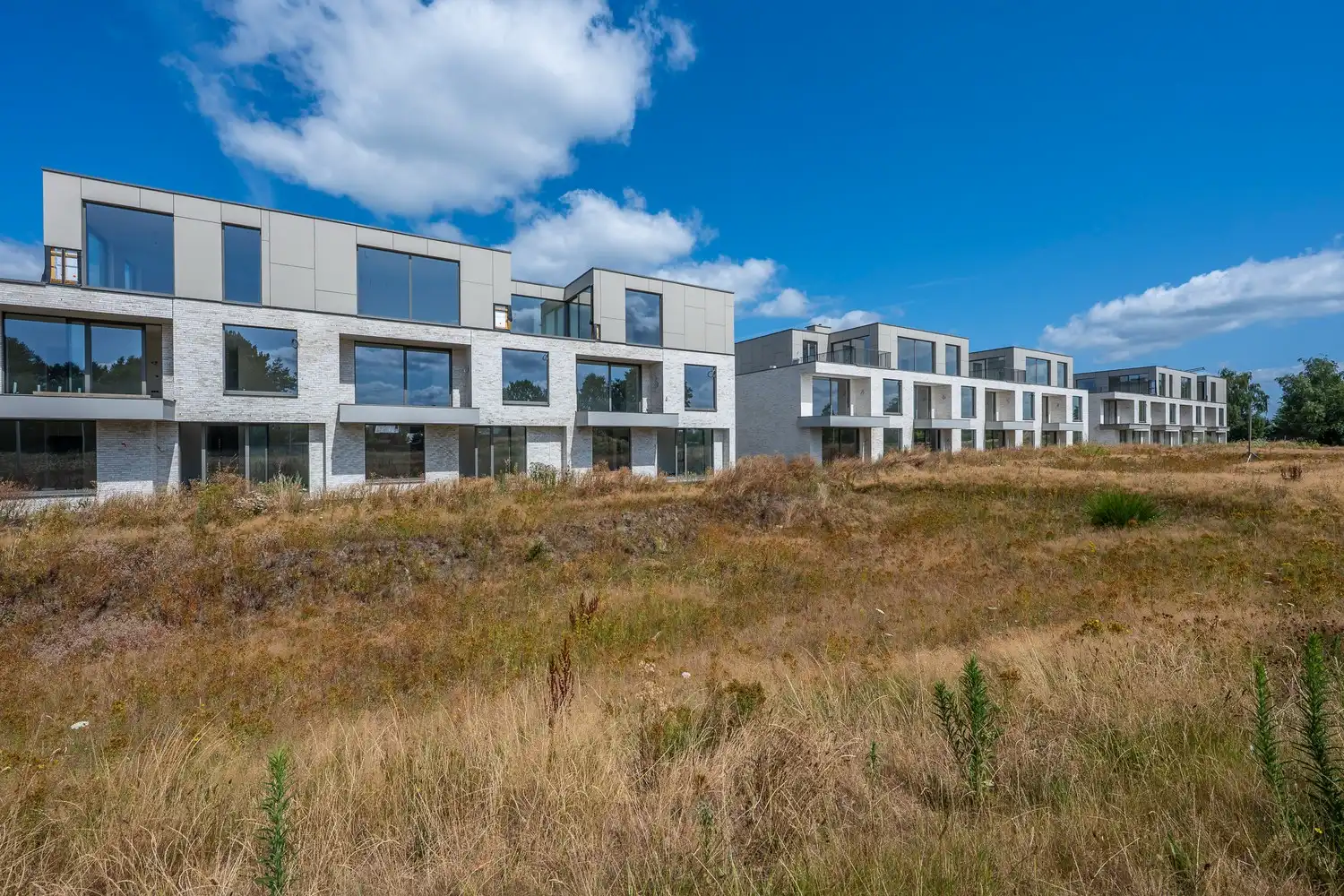 Gelijkvloers nieuwbouwappartement in een prachtige parkomgeving foto 2