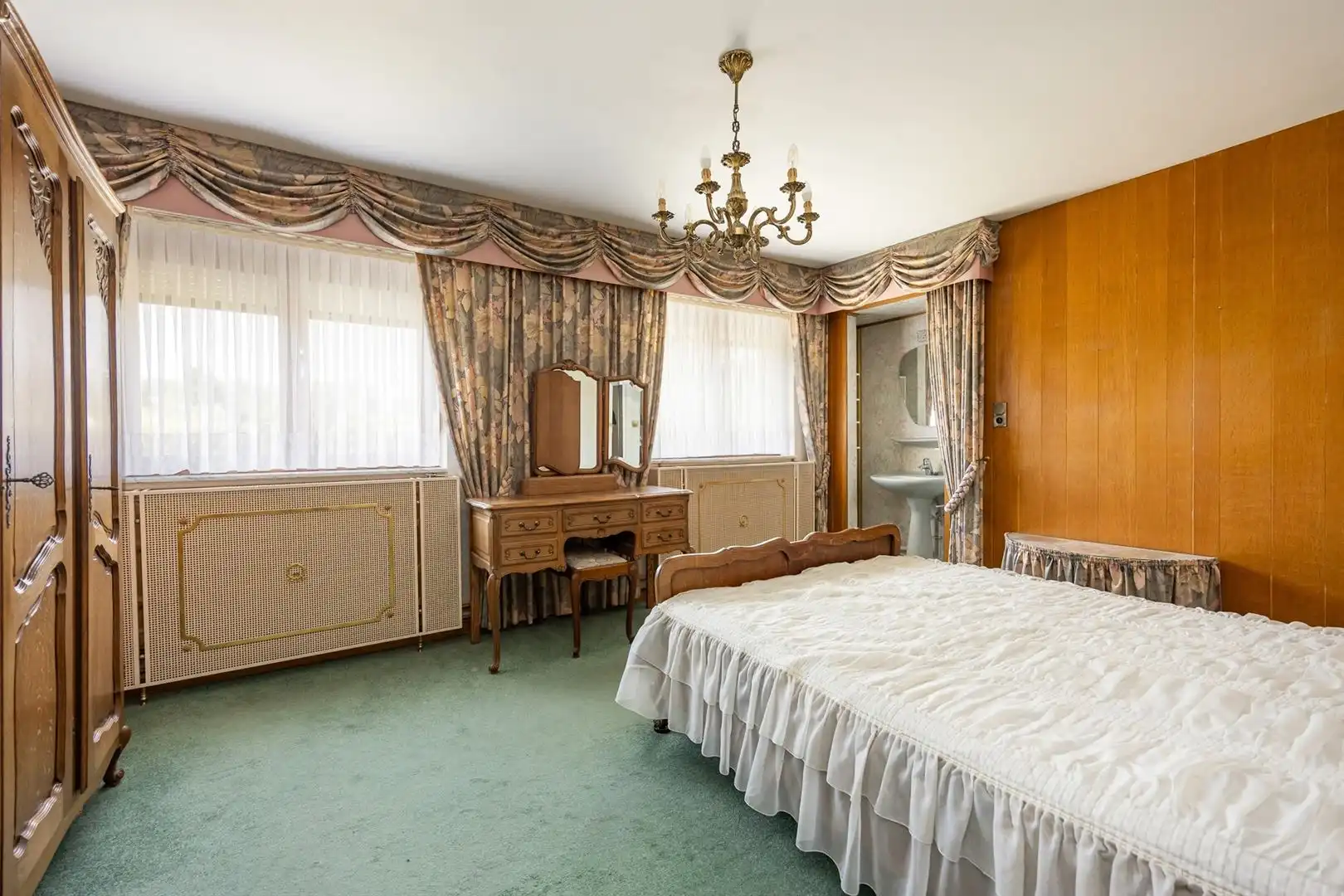 Karaktervolle villa op prachtig perceel van 1.063 m² in residentieel Schoten foto 13