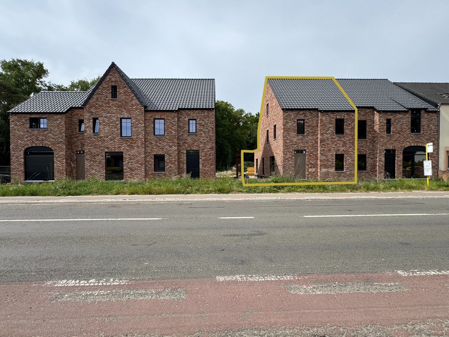 Casco woning in landelijke pastorijstijl met zuidgerichte tuin en 210 m² woonoppervlakte foto {{pictureIndex}}
