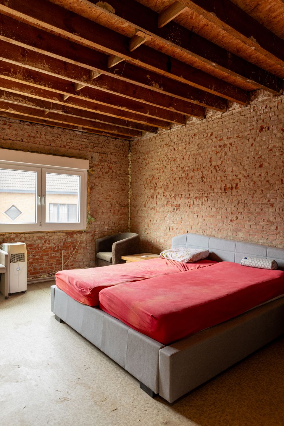 Te renoveren woning in Oppuurs foto 9