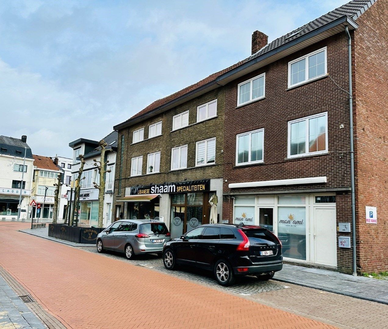 Te renoveren investeringspanden in het hartje van Maasmechelen foto 2