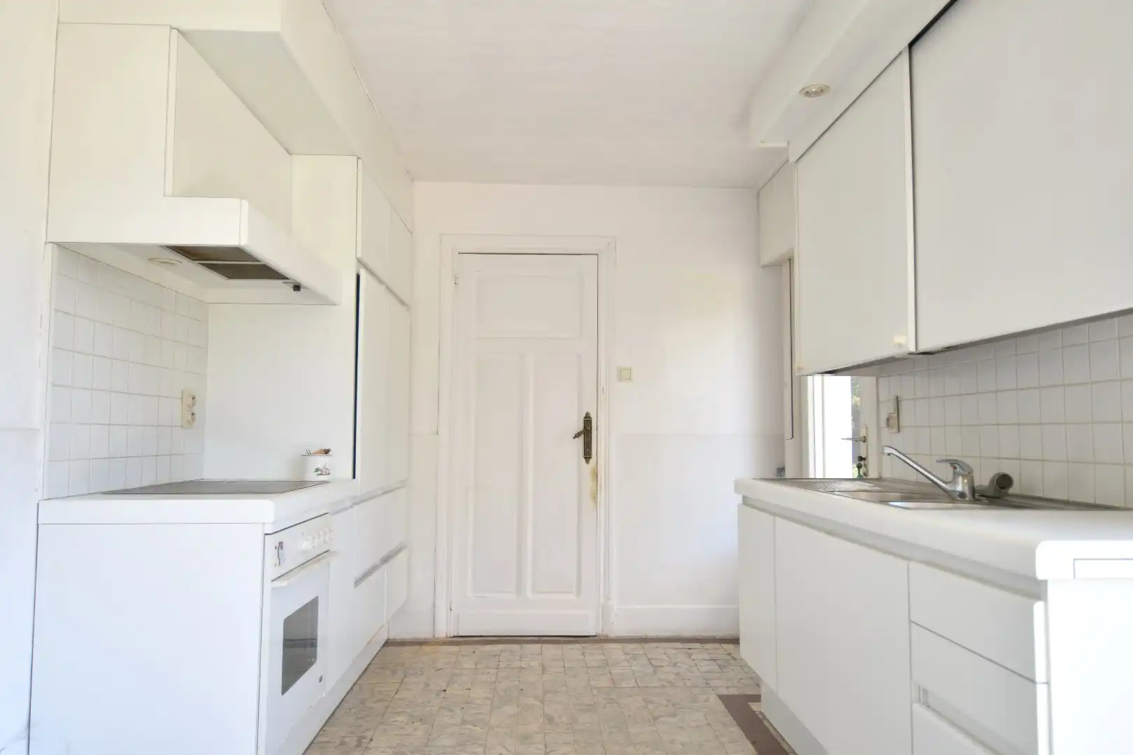 Karaktervolle woning met 3 slaapkamers en naastgelegen polyvalente ruimte (ca. 105 m²) te koop in Beveren-Leie foto 4