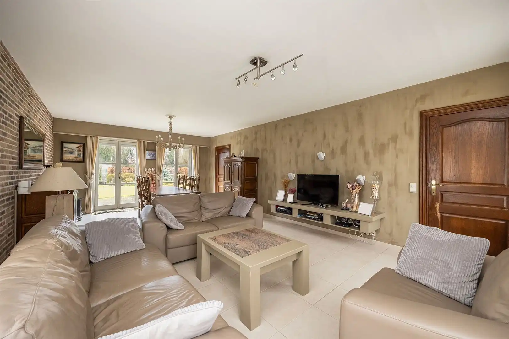 Verzorgde woning met 3 slpk en ruime tuin te Putte foto 3