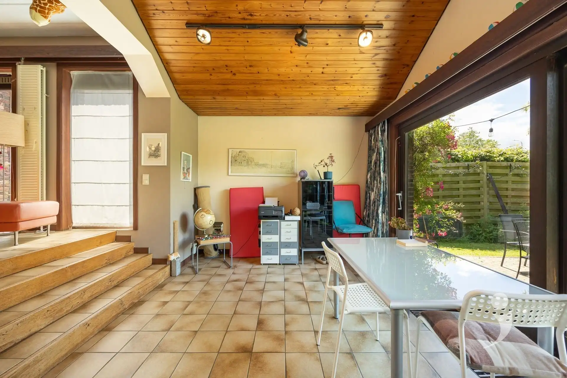Ruime woning in een doodlopende straat! foto 8