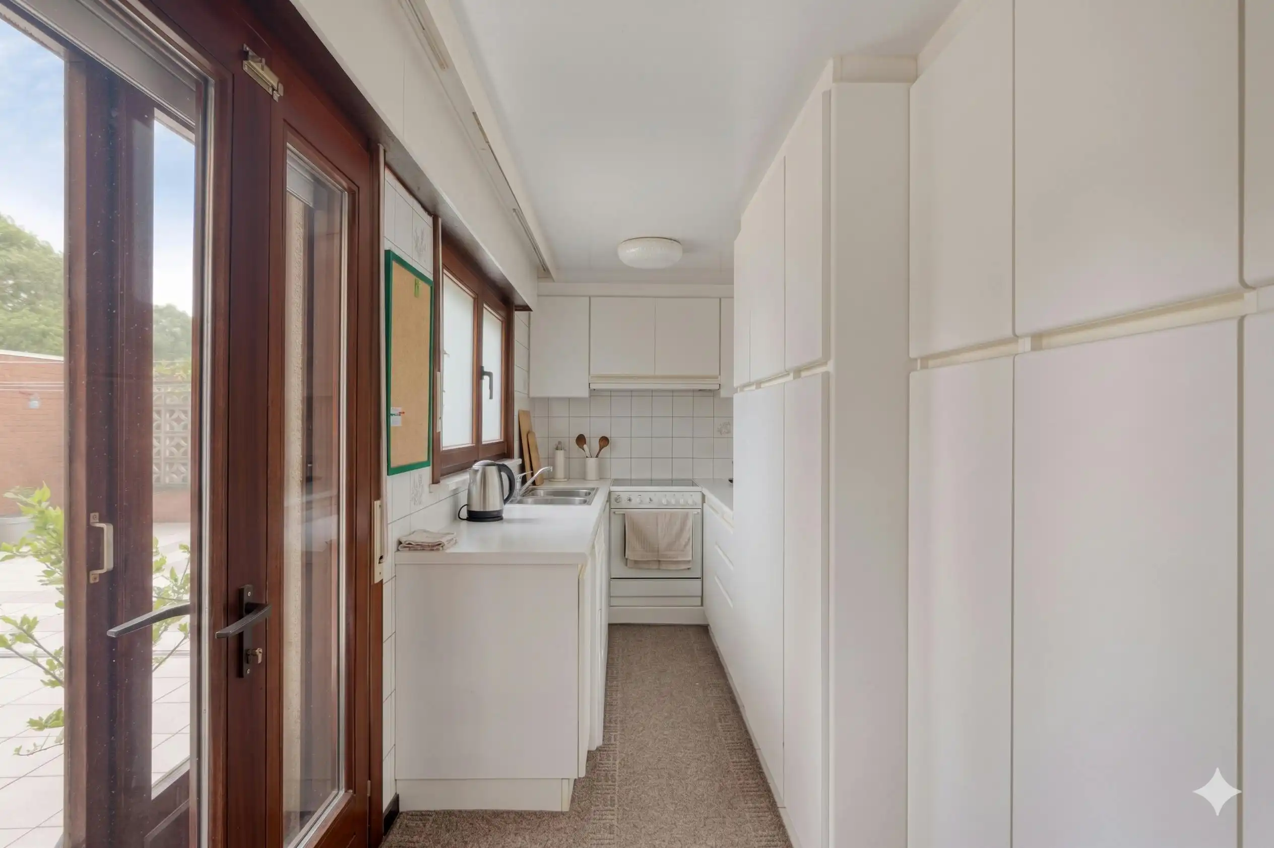 Ruime woning met 3 slaapkamers en grote tuin te koop! foto 6