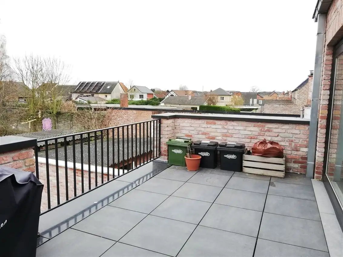 Appartement met 3 slpk., autostaanplaats en groot zuidgericht terras foto 2