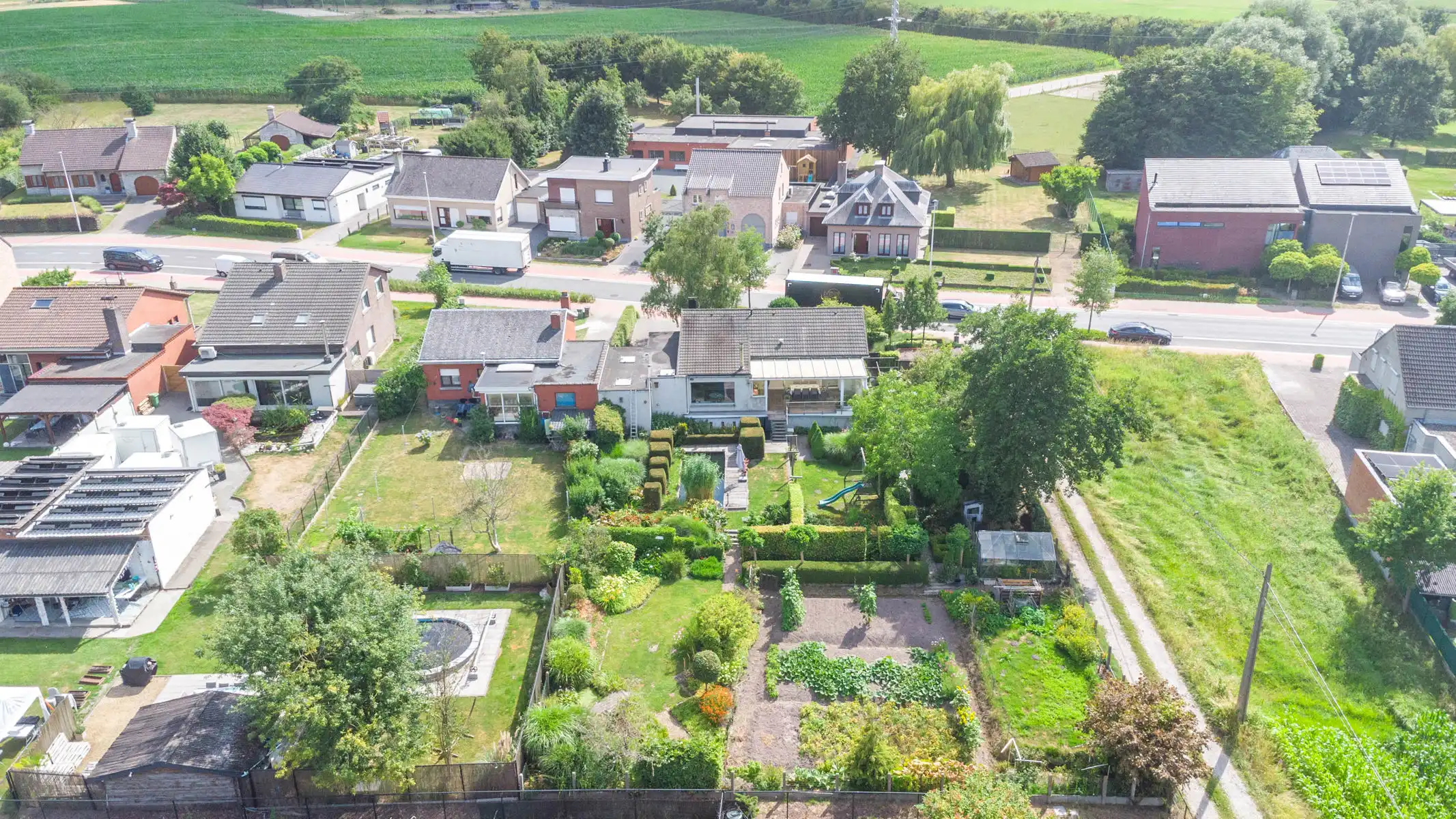 Charmante woning met prachtig groen uitzicht op 1.535 m² foto 17